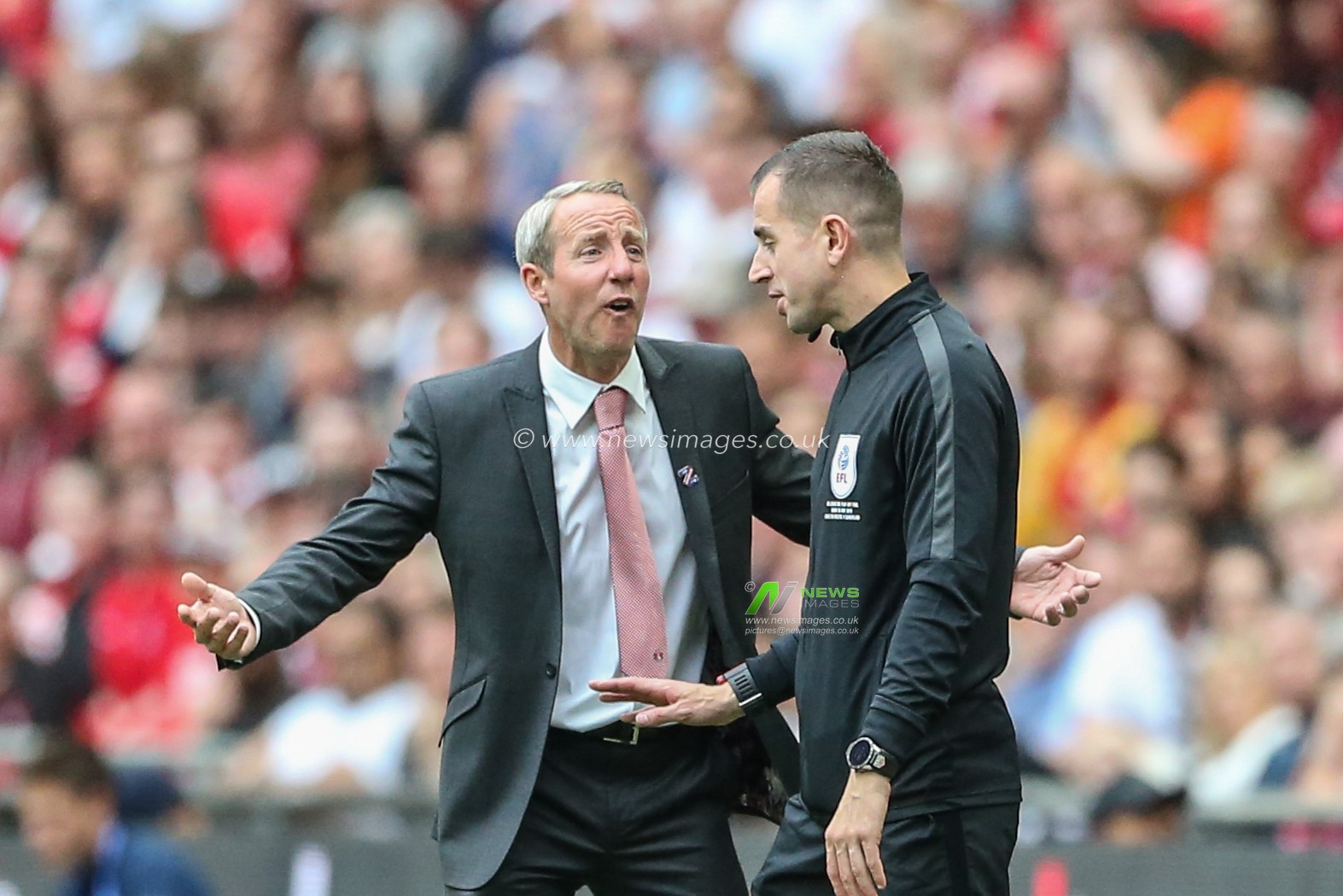 26th May 2019 , Wembley Stadium, London, England ; Sky Bet League 1 Playoff Final , Charlton Athletic vs Sunderland ; Lee Bowyer manager of Charlton reacts with the fourth official 


Credit: Mark Cosgrove/News Images 


English Football League images are subject to DataCo Licence