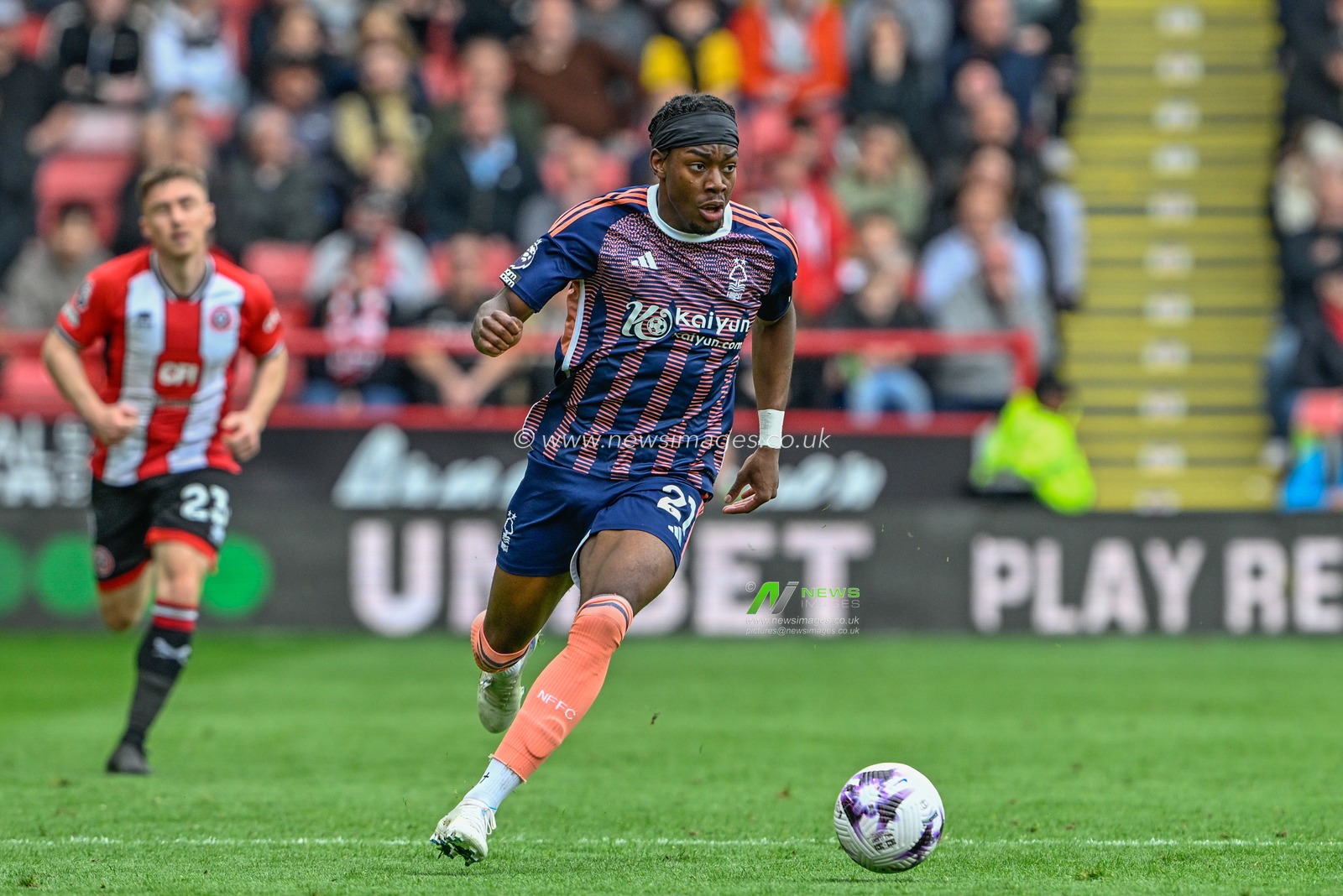 Jayden Bogle of Sheffield United reacts Anthony Elanga of Nottingham Forest breaks with the ball during the Premier League match Sheffield United vs Nottingham Forest at Bramall Lane, Sheffield, United Kingdom, 4th May 2024

(Photo by Cody Froggatt/News Images)
