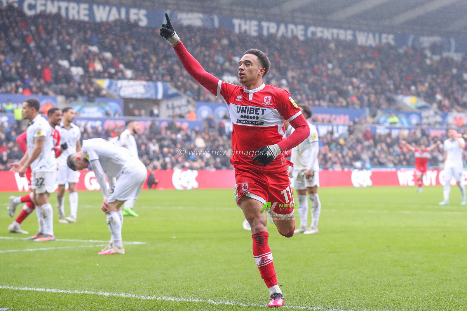 Aaron Ramsey #11 of Middlesbrough celebrates his goal to make it 1-1 during the Sky Bet Championship match Swansea City vs Middlesbrough at Swansea.com Stadium, Swansea, United Kingdom, 11th March 2023

(Photo by Gareth Evans/News Images)
