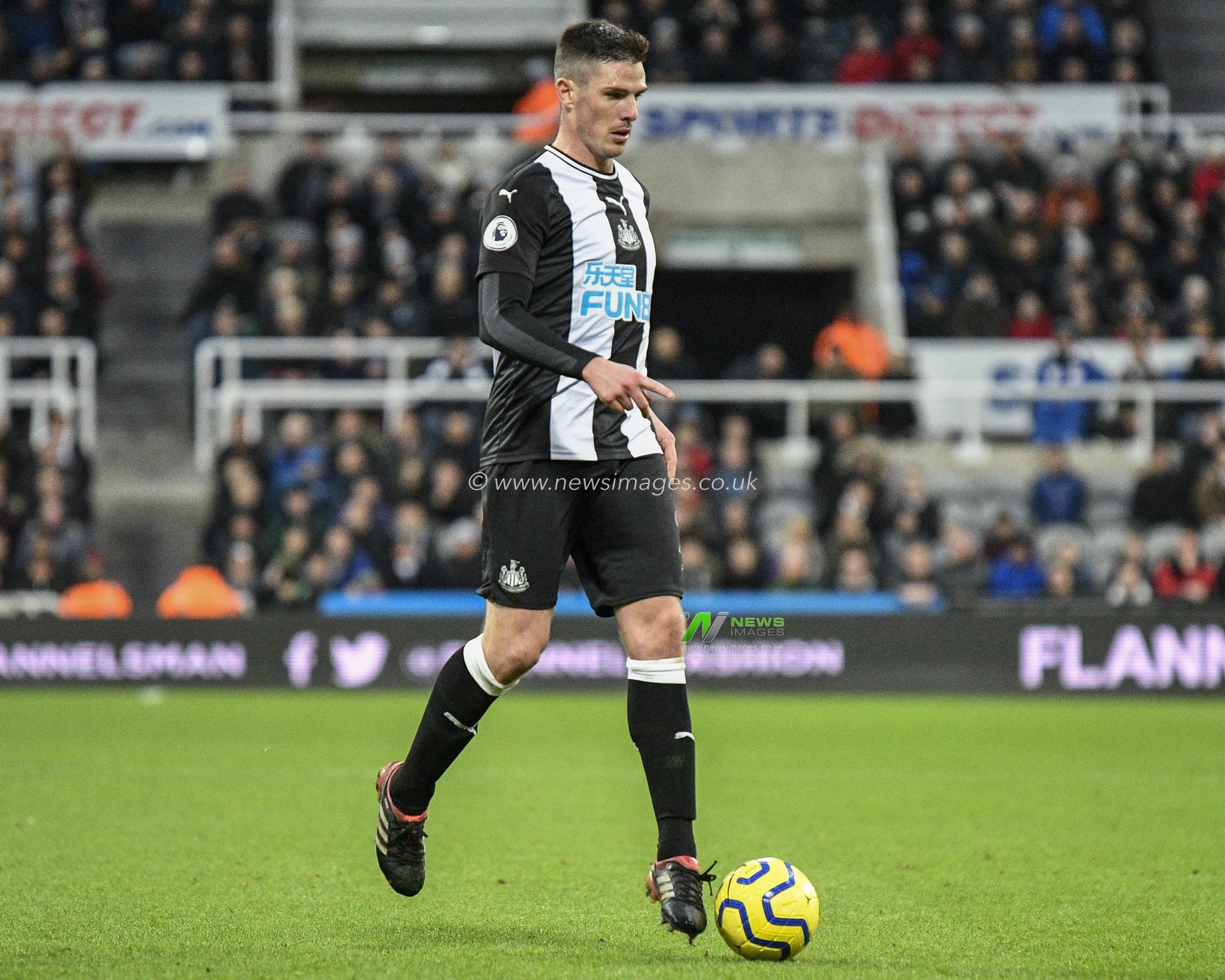 1st February 2020, St. James's Park, Newcastle, England; Premier League, Newcastle United v Norwich City : Ciaran Clark (2) of Newcastle United in action