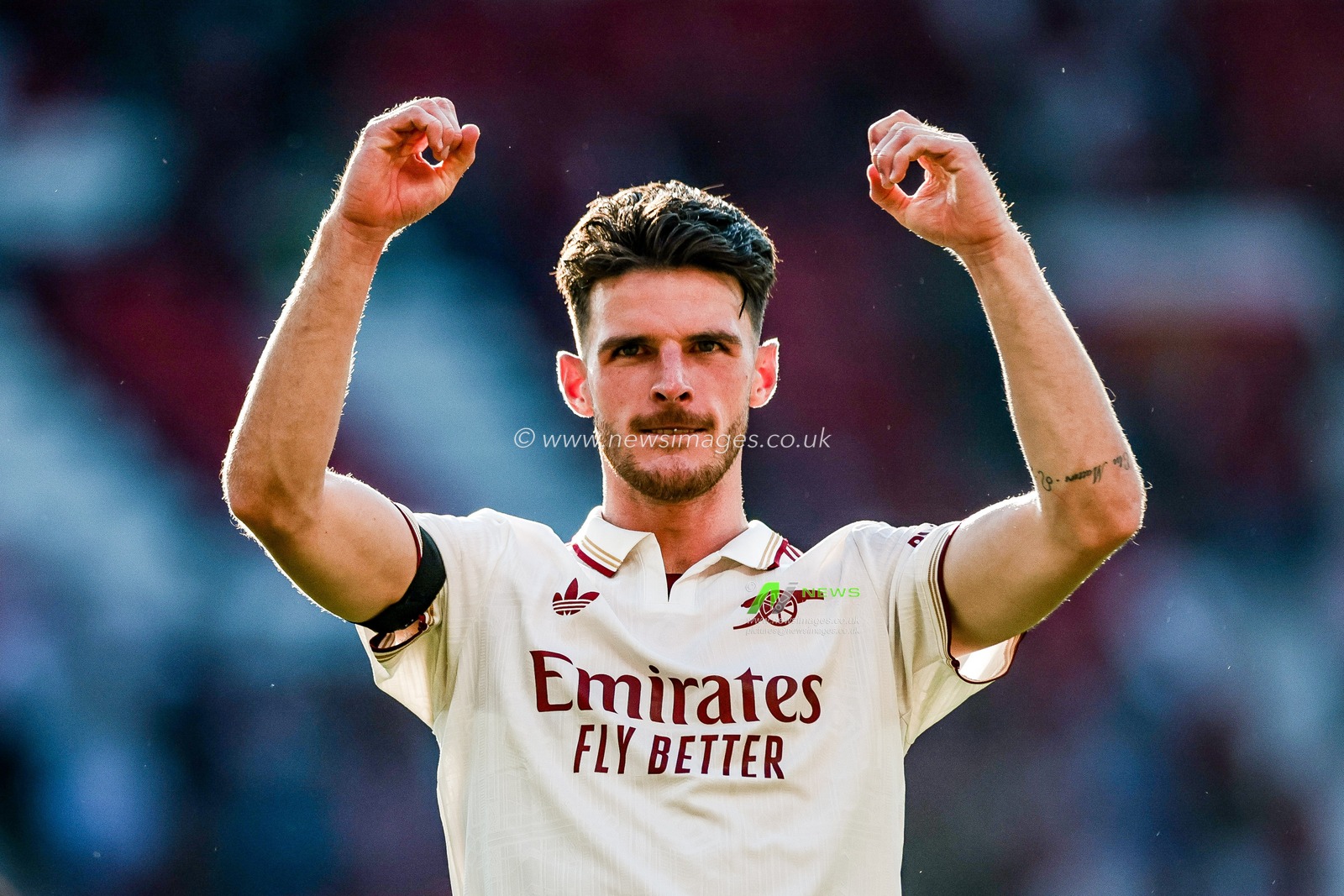 Declan Rice of Arsenal celebrates with the fans after the teams victory following the Premier League match Manchester United vs Arsenal at Old Trafford, Manchester, United Kingdom, 17th August 2025

(Photo by Mark Cosgrove/News Images)