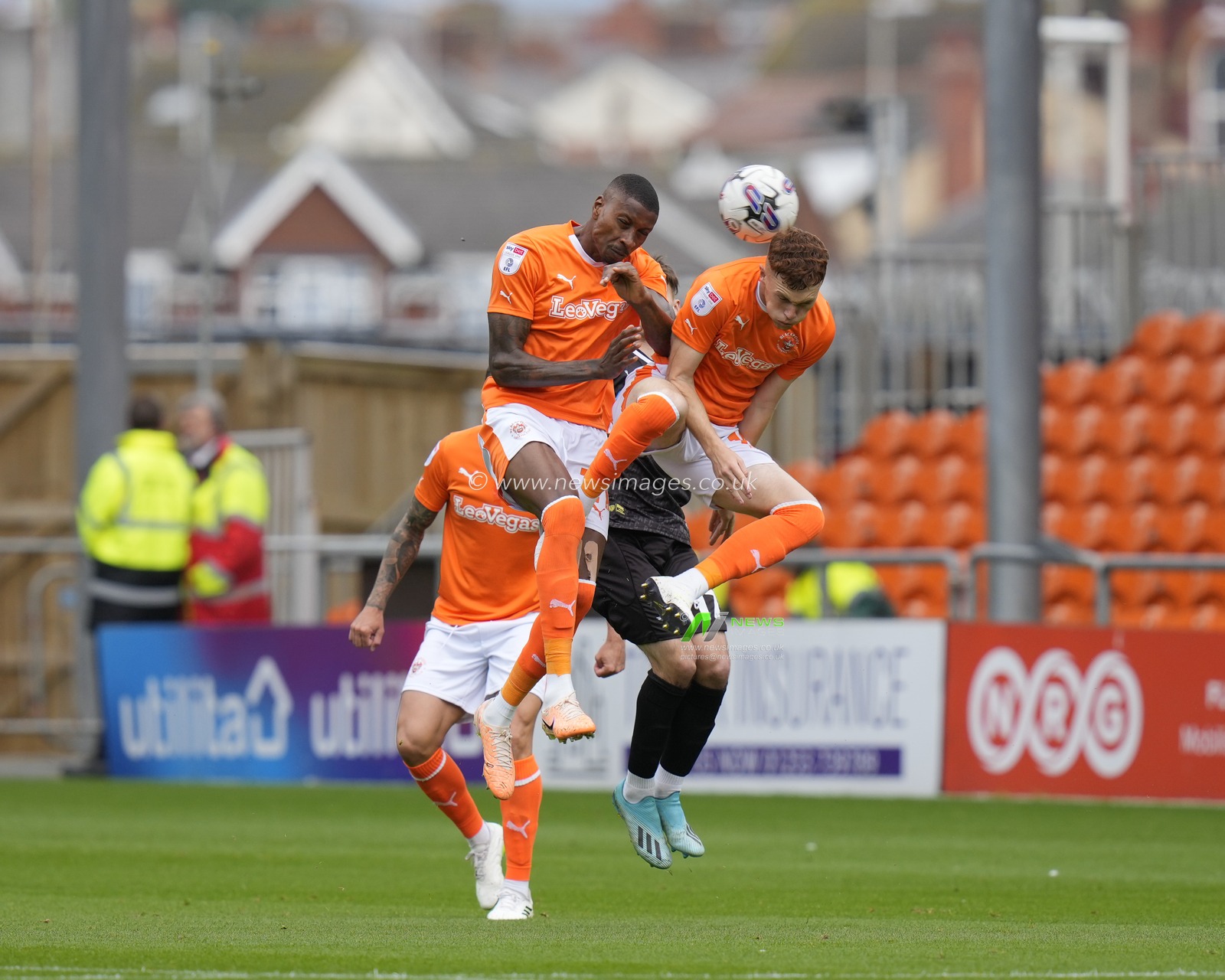 Marvin Ekpiteta #21 of Blackpool heads clear during the Sky Bet League 1 match Blackpool vs Burton Albion at Bloomfield Road, Blackpool, United Kingdom, 5th August 2023

(Photo by Steve Flynn/News Images)