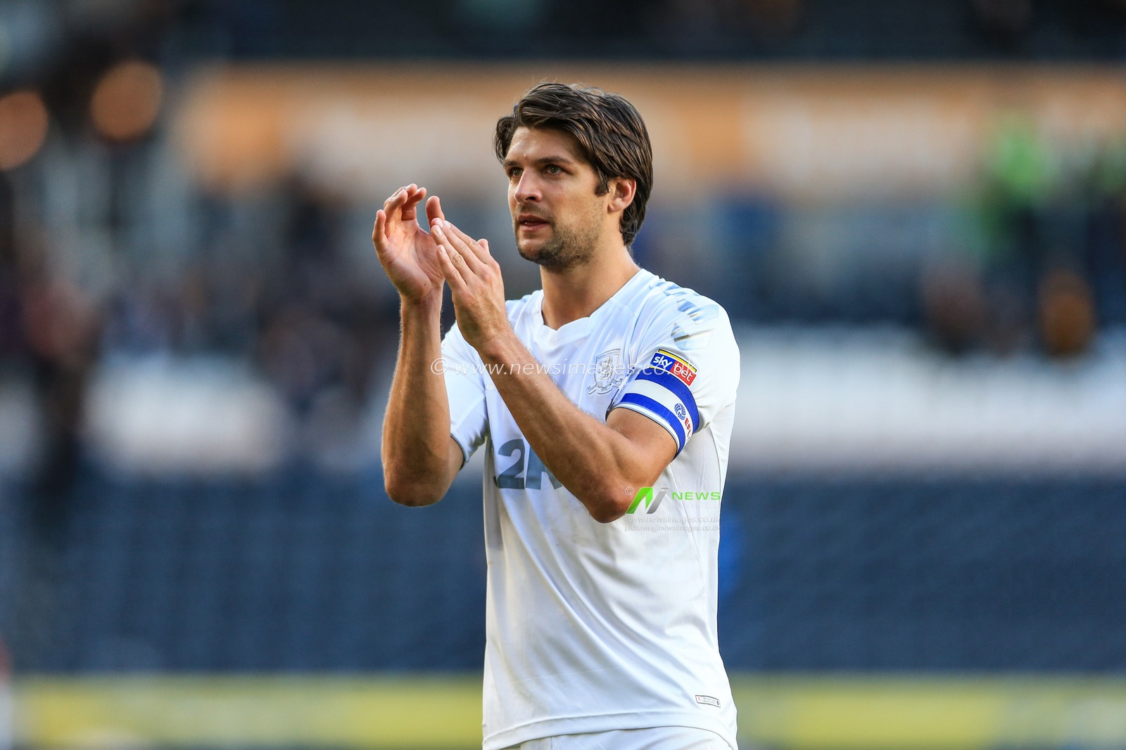 29th September 2018, KCOM Stadium, Hull , England; Sky Bet Championship, Hull City v Middlesbrough ; George Friend (03) of Middlesbrough applauds the travelling fans

Credit:   Mark Cosgrove/News Images

English Football League images are subject to DataCo Licence
