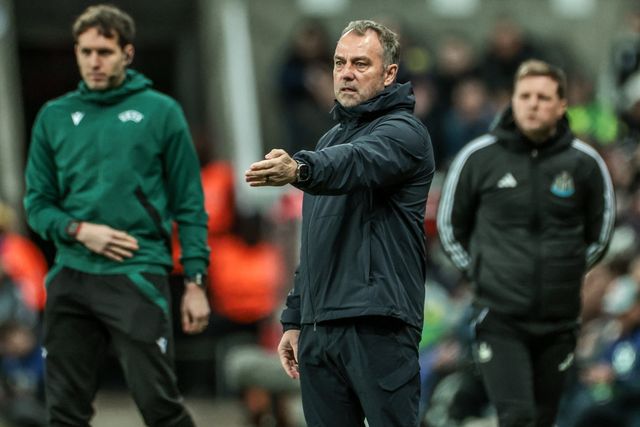 Hansi Flick manager of Barcelona gives his team instructions during the UEFA Champions League Last 16 match Newcastle Untied vs Barcelona at St. James's Park, Newcastle, United Kingdom on 10 March 2026

(Photo by Mark Cosgrove/News Images)