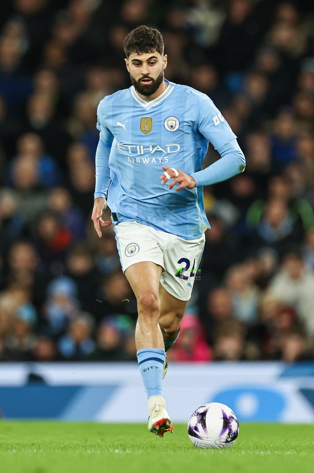 JoÅ¡ko Gvardiol of Manchester City during the Premier League match Manchester City vs Aston Villa at Etihad Stadium, Manchester, United Kingdom, 3rd April 2024

(Photo by Mark Cosgrove/News Images)