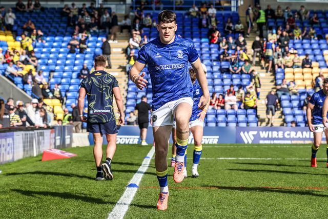 Josh Thewlis of Warrington Wolves in the pre-game warm up during the Betfred Super League round 5 match Warrington Wolves vs Castleford Tigers at The Halliwell Jones Stadium, Warrington, United Kingdom on 21 March 2026

(Photo by Alfie Cosgrove/News Images)