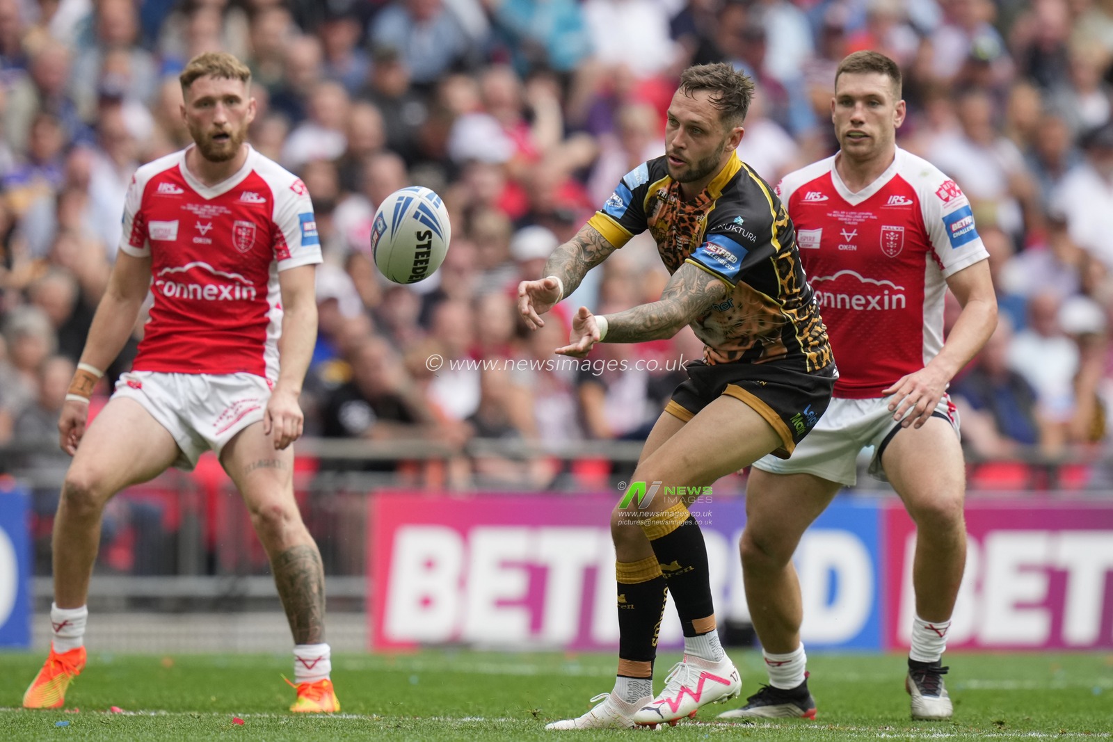 Gareth Oâ€™Brien #17 of Leigh Leopards passes the ball during the Betfred Challenge Cup match Hull KR vs Leigh Leopards at Wembley Stadium, London, United Kingdom, 12th August 2023

(Photo by Steve Flynn/News Images)