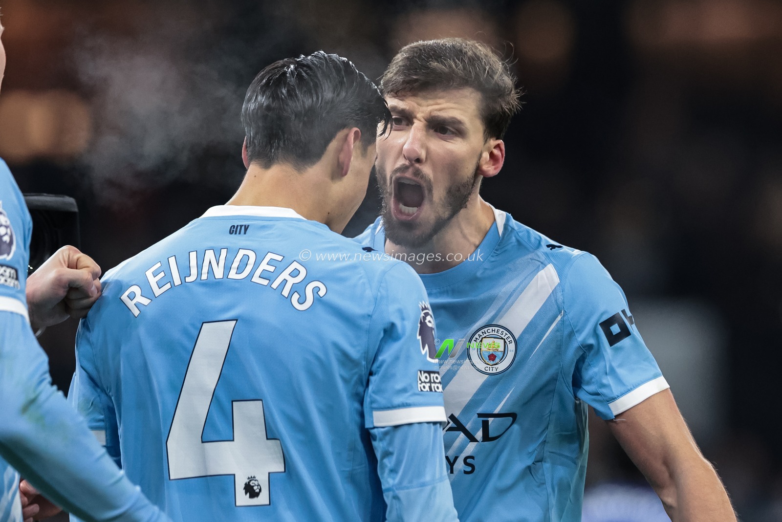 Tijjani Reijnders of Manchester City celebrates his goal to make it 1-0 with Ruben Dias of Manchester City during the Premier League match Manchester City vs Chelsea at Etihad Stadium, Manchester, United Kingdom, 4th January 2026

(Photo by Mark Cosgrove/News Images)

*** GER AUT SUI OUT ***