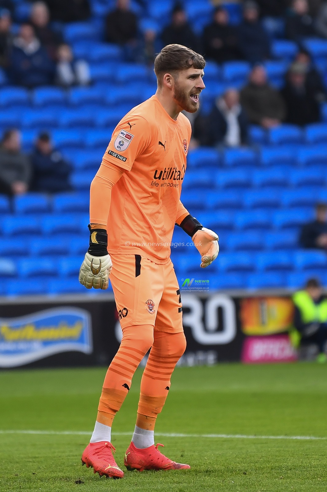 Daniel Grimshaw #32 of Blackpool during the Sky Bet Championship match Cardiff City vs Blackpool at Cardiff City Stadium, Cardiff, United Kingdom, 17th December 2022

(Photo by Mike Jones/News Images)