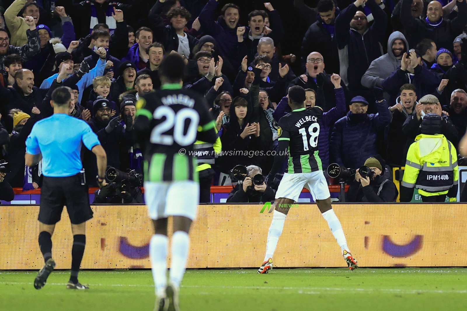Danny Welbeck of Brighton & Hove Albion celebrates scoring to make it 2-5 during the Emirates FA Cup Fourth Round match Sheffield United vs Brighton and Hove Albion at Bramall Lane, Sheffield, United Kingdom, 27th January 2024

(Photo by Conor Molloy/News Images)