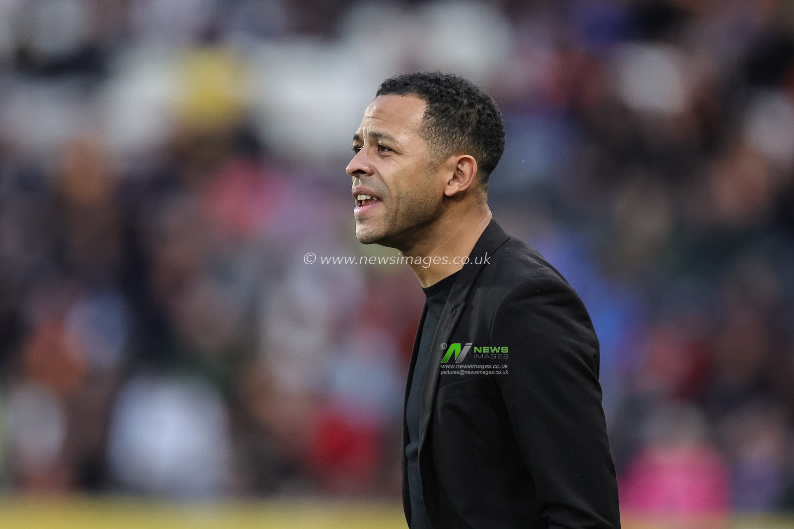 Liam Rosenior head coach of Hull City reacts in the technical area during the Sky Bet Championship match Hull City vs Bristol City at MKM Stadium, Hull, United Kingdom, 25th August 2023

(Photo by Mark Cosgrove/News Images)
