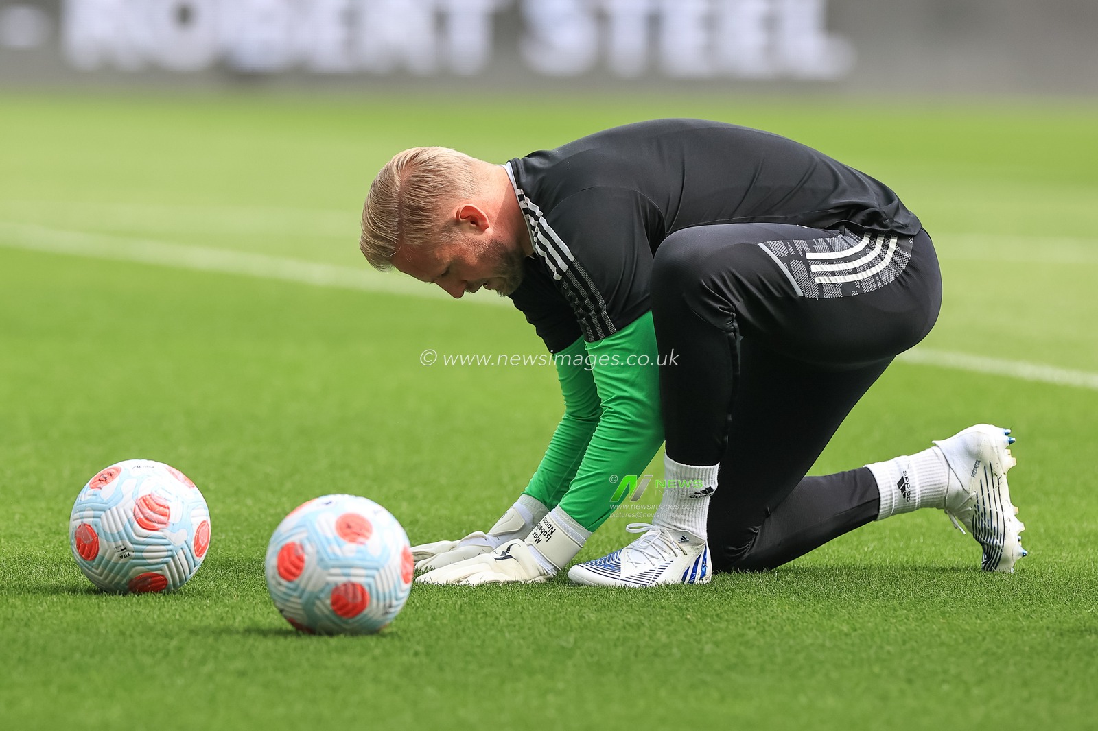 Kasper Schmeichel #1 of Leicester City during the pre-game warmup