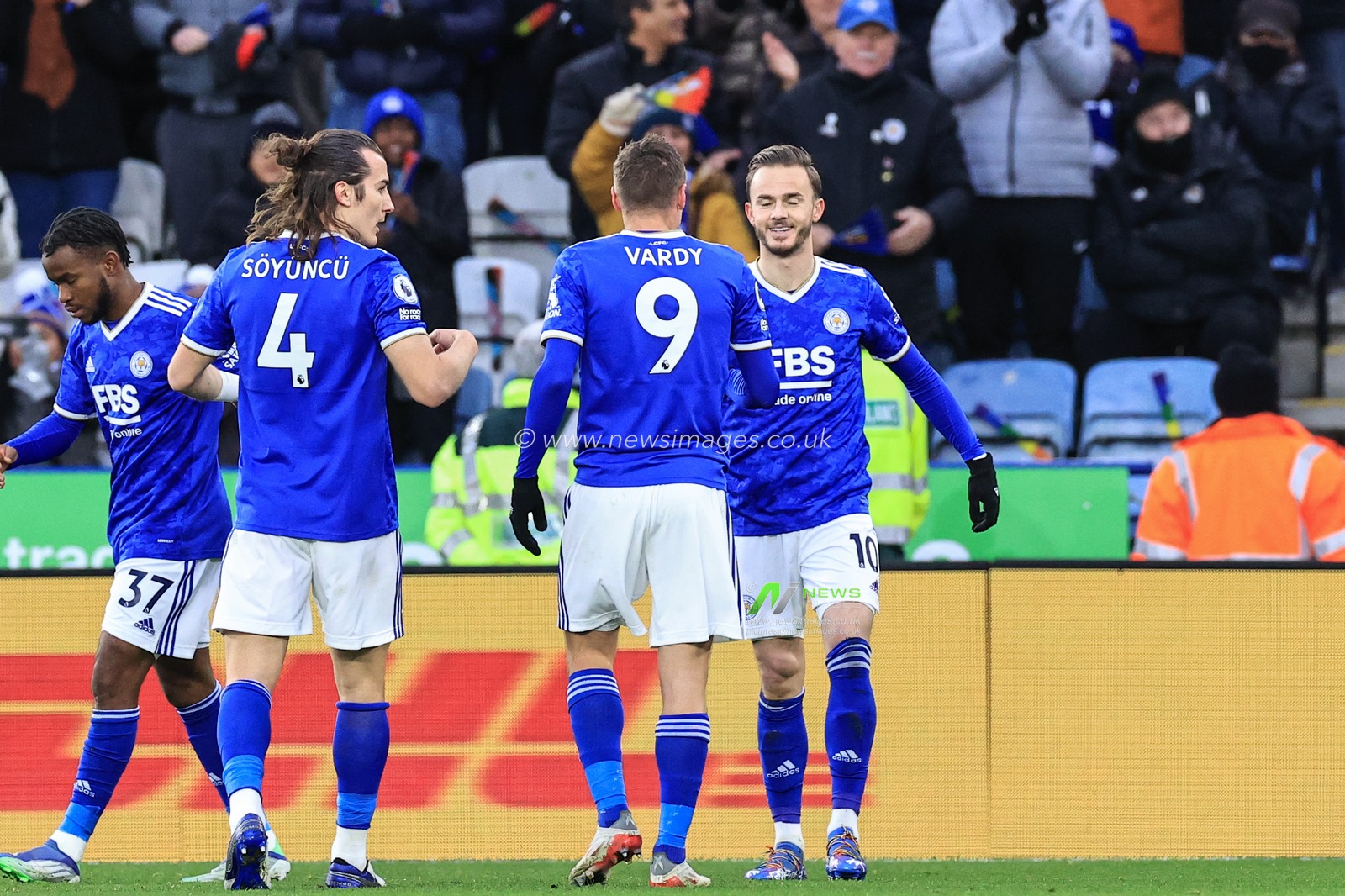 James Maddison #10 of Leicester City celebrates his goal to make it 1-0