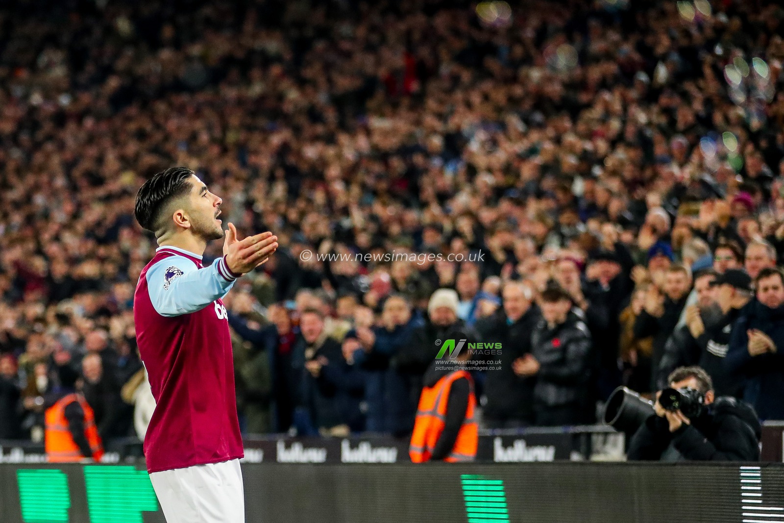 Carlos Soler of West Ham United celebrates his goal to make it 1-0 during the Premier League match West Ham United vs Fulham at London Stadium, London, United Kingdom, 14th January 2025

(Photo by Izzy Poles/News Images)