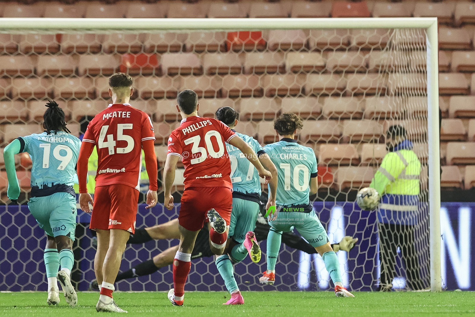 Dion Charles of Bolton Wanderers scores a penalty to make it 0-2 during the Sky Bet League 1 Promotion Play-offs Semi-final first leg match Barnsley vs Bolton Wanderers at Oakwell, Barnsley, United Kingdom, 3rd May 2024

(Photo by Mark Cosgrove/News Images)