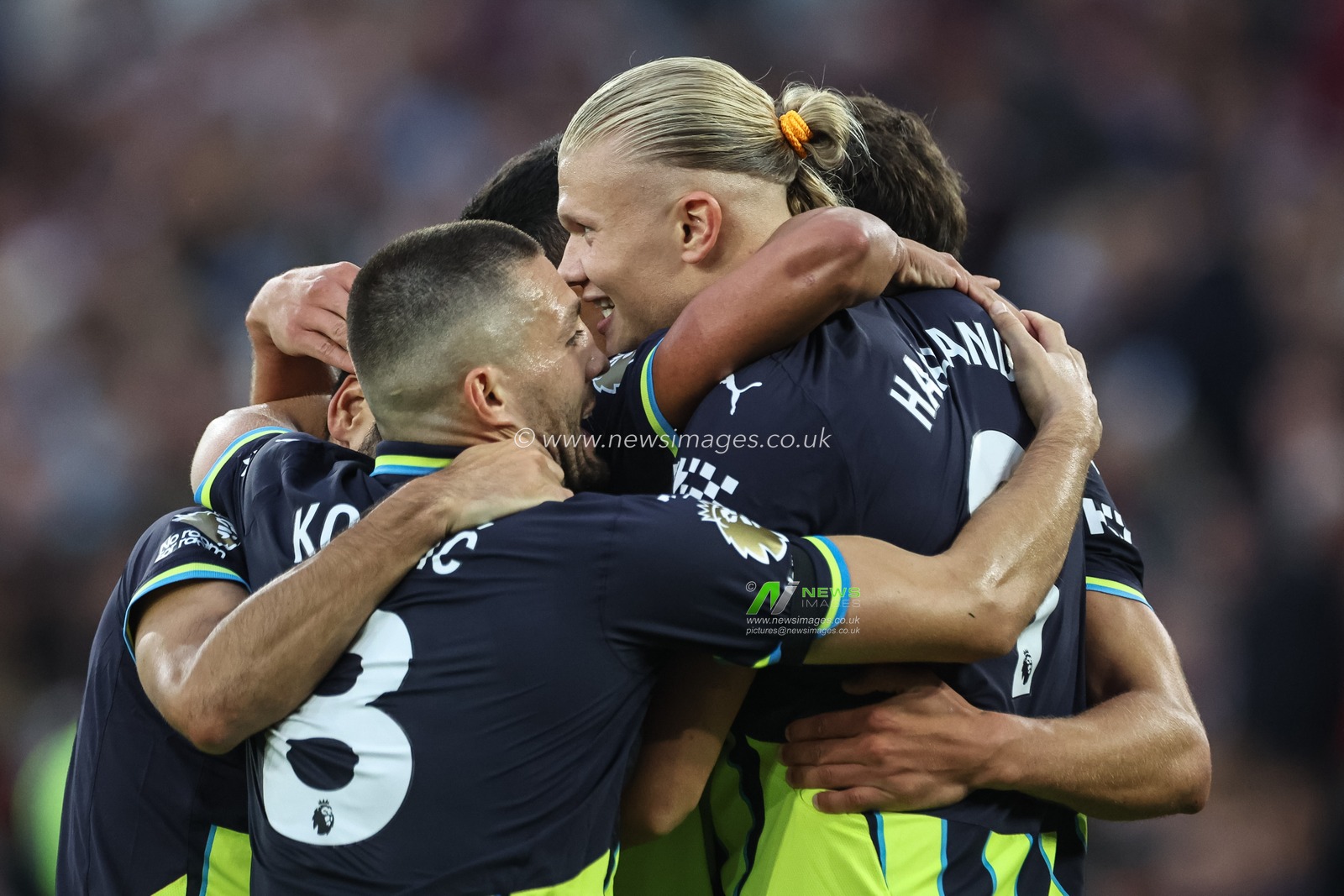 Erling Haaland of Manchester City celebrates his goal to make it 1-3 during the Premier League match West Ham United vs Manchester City at London Stadium, London, United Kingdom, 31st August 2024

(Photo by Mark Cosgrove/News Images)
