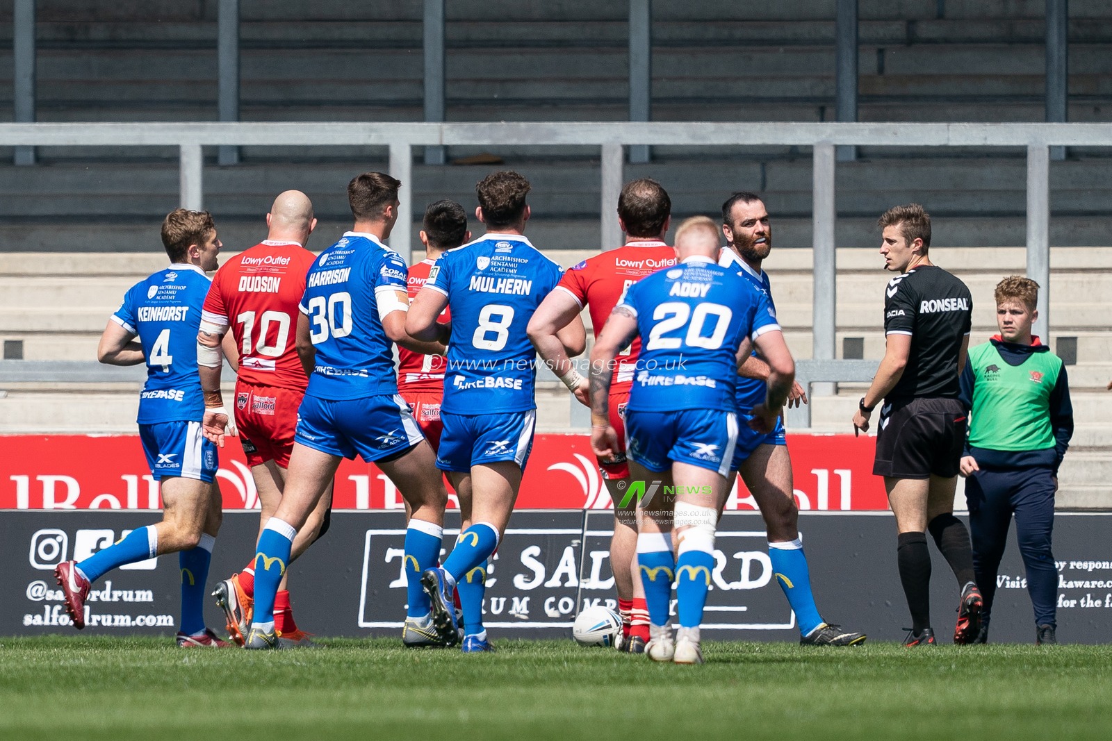 Hull Kingston Rovers Kane Linnett celebrates scoring his sides first try

11th May 2019 , AJ Bell Stadium, Eccles, England; Coral Challenge Cup 2019, Round 6, Salford Red Devils vs Hull KR ;


Credit: Terry Donnelly/News Images