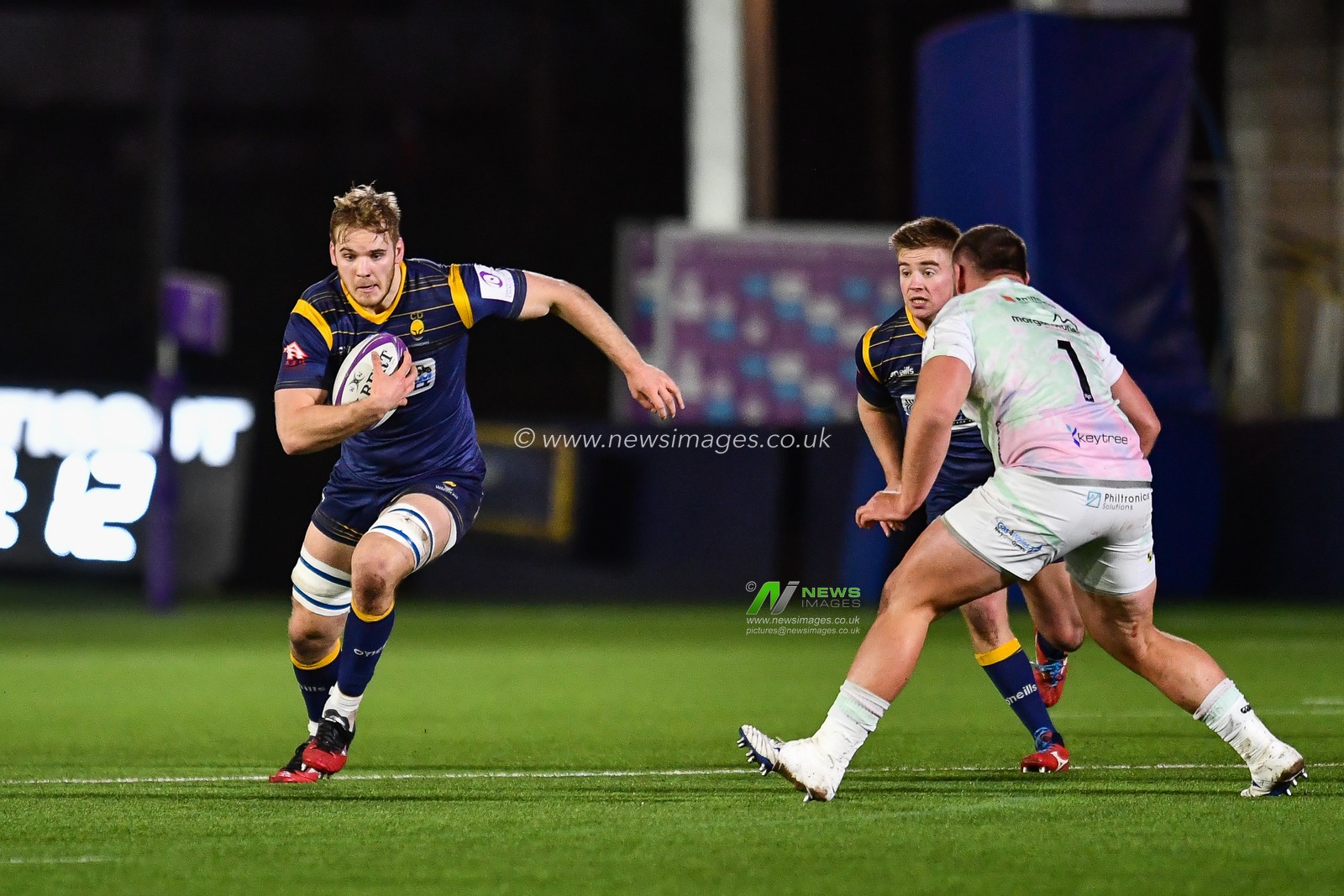 Justin Clegg of Worcester Warriors in action