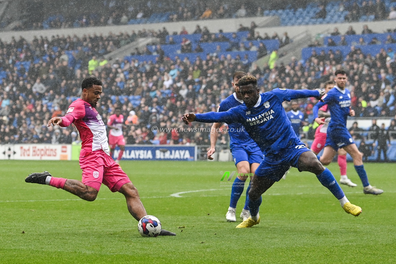 Josh Koroma #10 of Huddersfield Town shoots on goal during the Sky Bet Championship match Cardiff City vs Huddersfield Town at Cardiff City Stadium, Cardiff, United Kingdom, 30th April 2023

(Photo by Craig Thomas/News Images)
