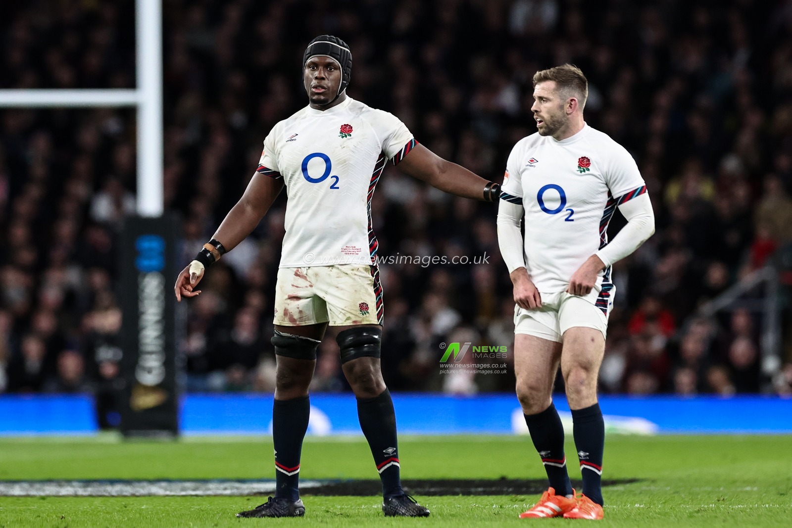 Maro Itoje of England and Elliot Daly of England during the 2025 Guinness 6 Nations match England vs Scotland at Allianz Stadium, Twickenham, United Kingdom, 22nd February 2025

(Photo by Mark Cosgrove/News Images)
