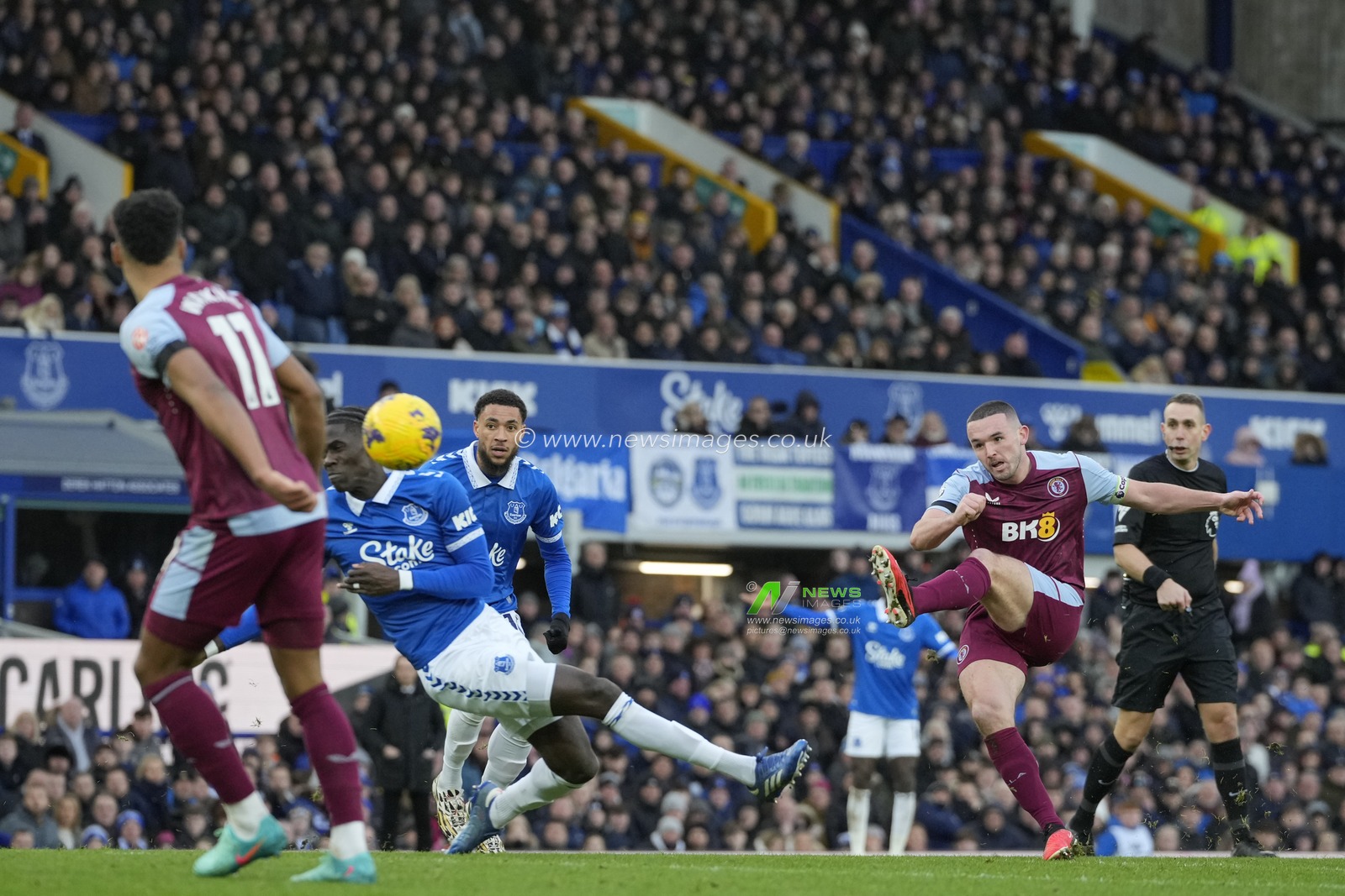 JohnÂ McGinn of Aston Villa drives the ball at the Everton goal during the Premier League match Everton vs Aston Villa at Goodison Park, Liverpool, United Kingdom, 14th January 2024

(Photo by Steve Flynn/News Images)