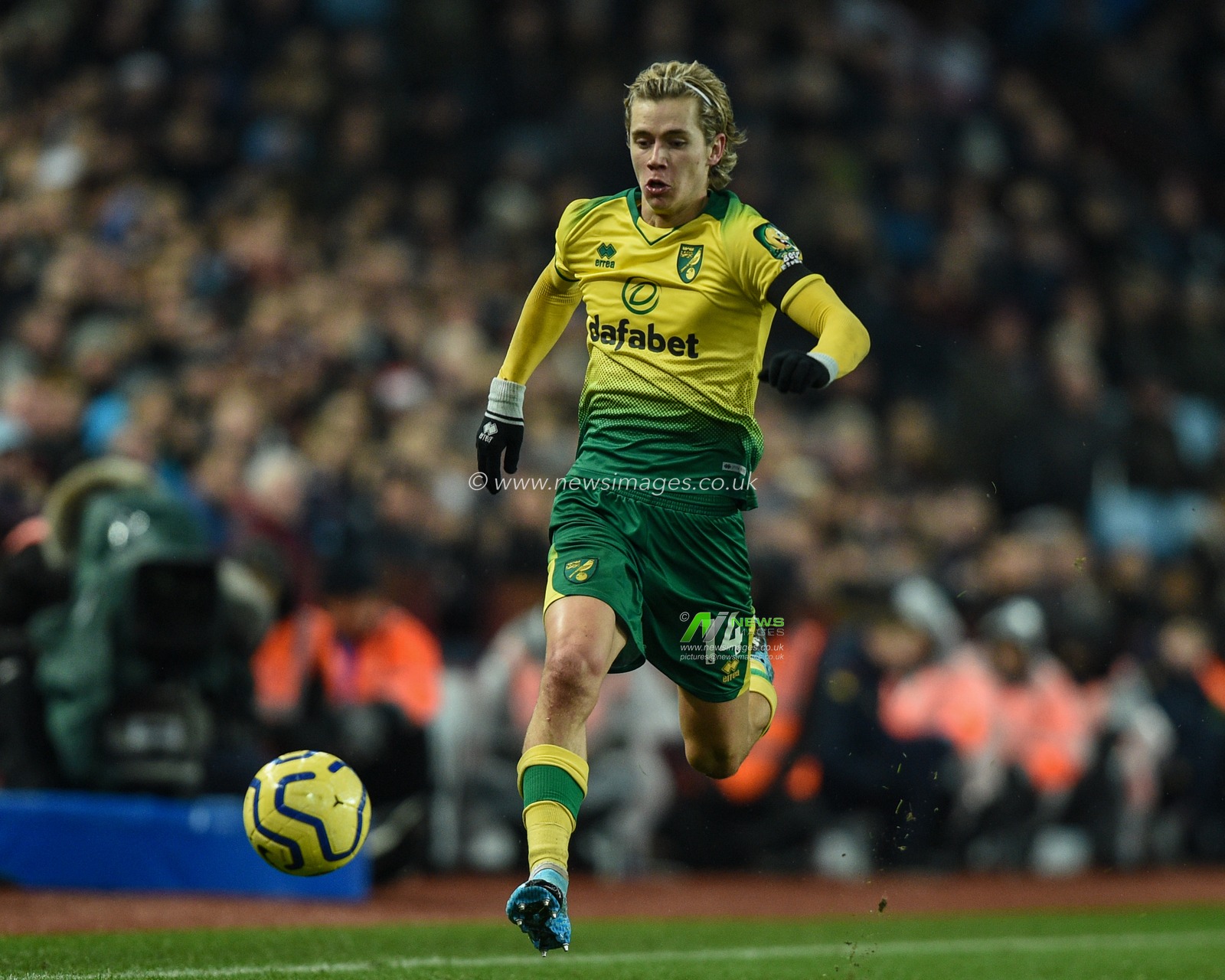 26th December 2019, Villa Park, Birmingham, England; Premier League, Aston Villa v Norwich City : Todd Cantwell (14) of Norwich City in action during the game

Credit: Richard Long/News Images