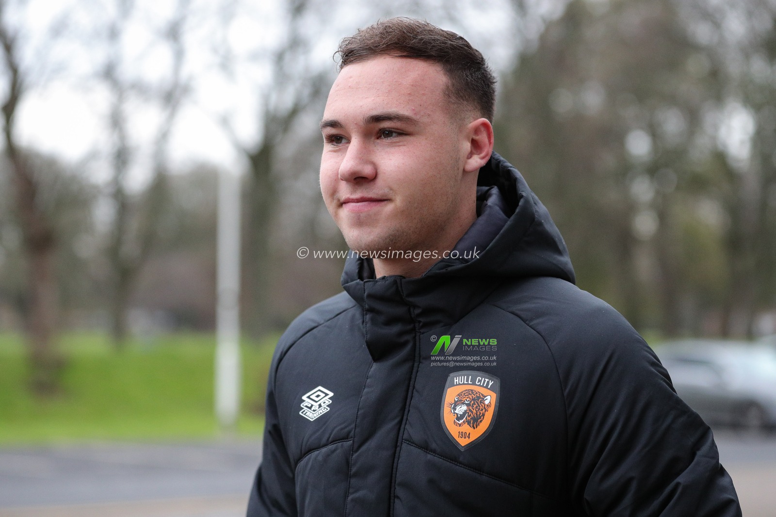 Harvey Vale #34 of Hull City arrives at The MKM Stadium ahead of the Sky Bet Championship match Hull City vs Sunderland at MKM Stadium, Hull, United Kingdom, 17th December 2022

(Photo by James Heaton/News Images)