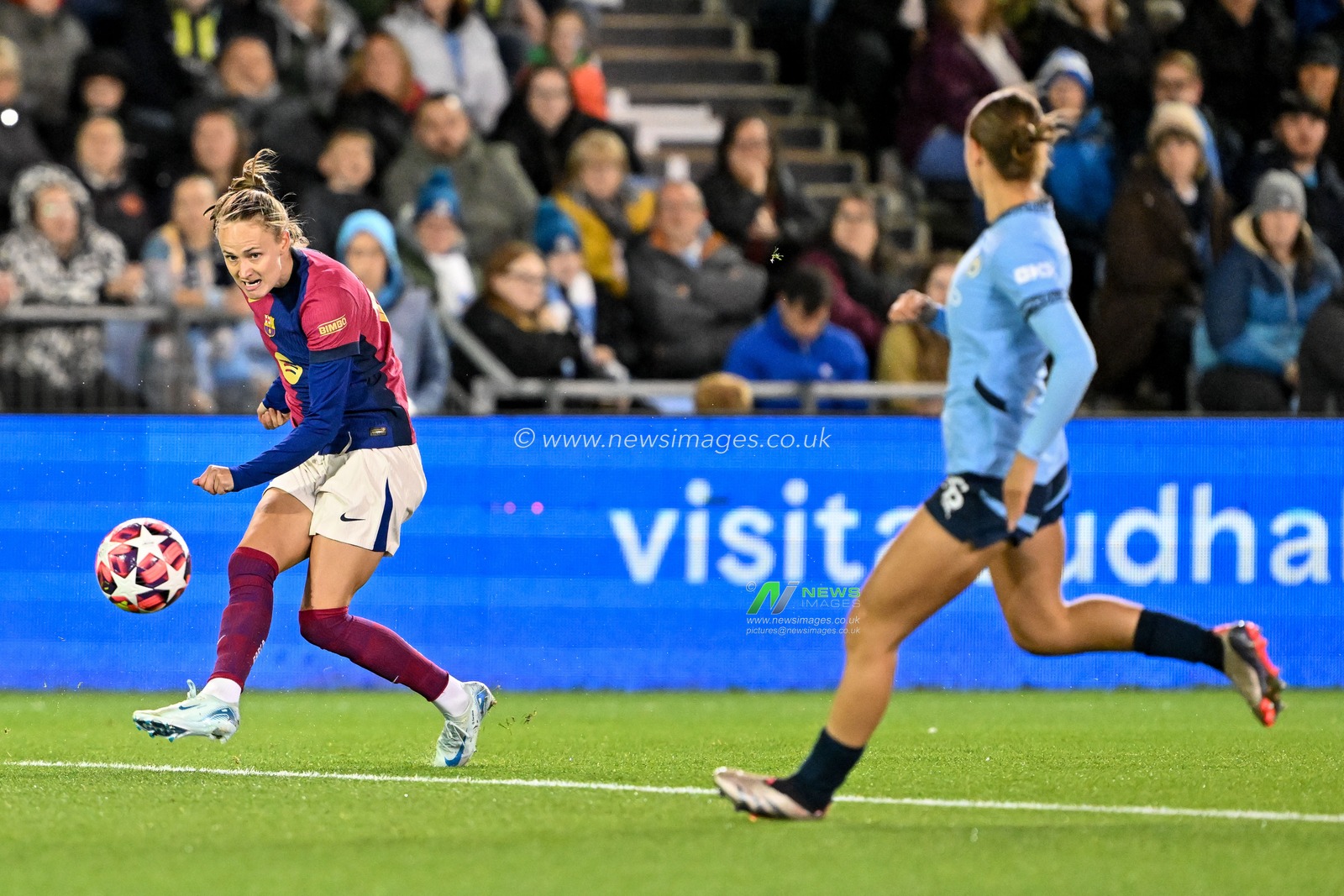 Caroline Graham Hansen of Barcelona FemenÃ­ crosses the ball during the UEFA Women's Champions League match  - Group D - Manchester City vs Barcelona at Manchester City Academy Stadium, Manchester, United Kingdom, 9th October 2024

(Photo by Cody Froggatt/News Images)