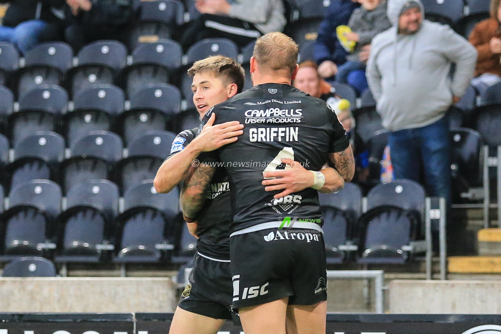 7th June 2019 , KCOM Stadium, Hull, England; Betfred Super League, Round 17, Hull FC vs Salford Red Devils ; Jamie Shaul (1) of Hull FC celebrates his try 


Credit: David Greaves/News Images