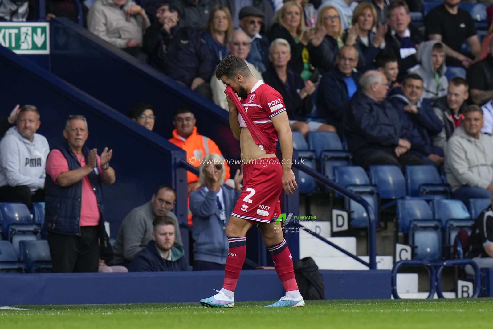 Tommy Smith #2 of Middlesbrough leaves the pitch after being shown a red card during the Sky Bet Championship match West Bromwich Albion vs Middlesbrough at The Hawthorns, West Bromwich, United Kingdom, 26th August 2023

(Photo by Steve Flynn/News Images)