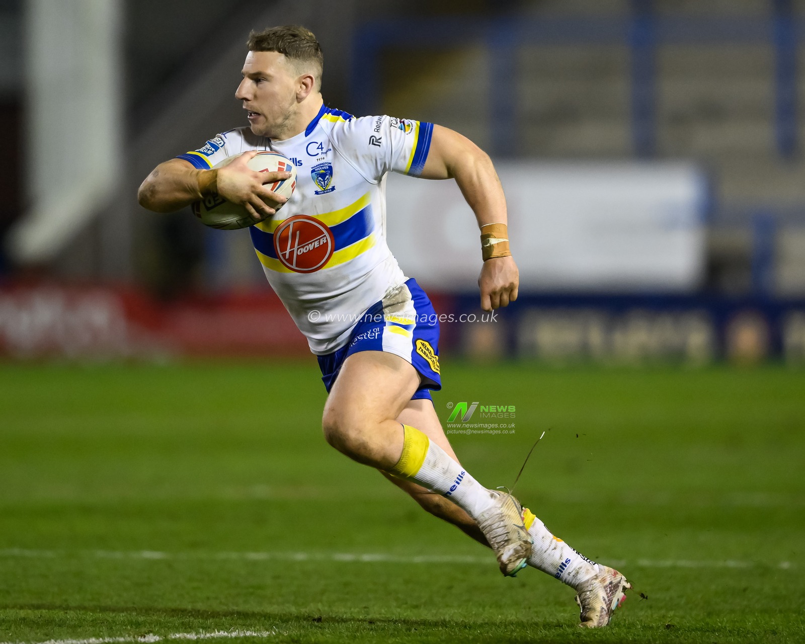 George Williams #6 of Warrington Wolves makes a break during the Betfred Super League Round 3 match Warrington Wolves vs Salford Red Devils at Halliwell Jones Stadium, Warrington, United Kingdom, 2nd March 2023

(Photo by Craig Thomas/News Images)
