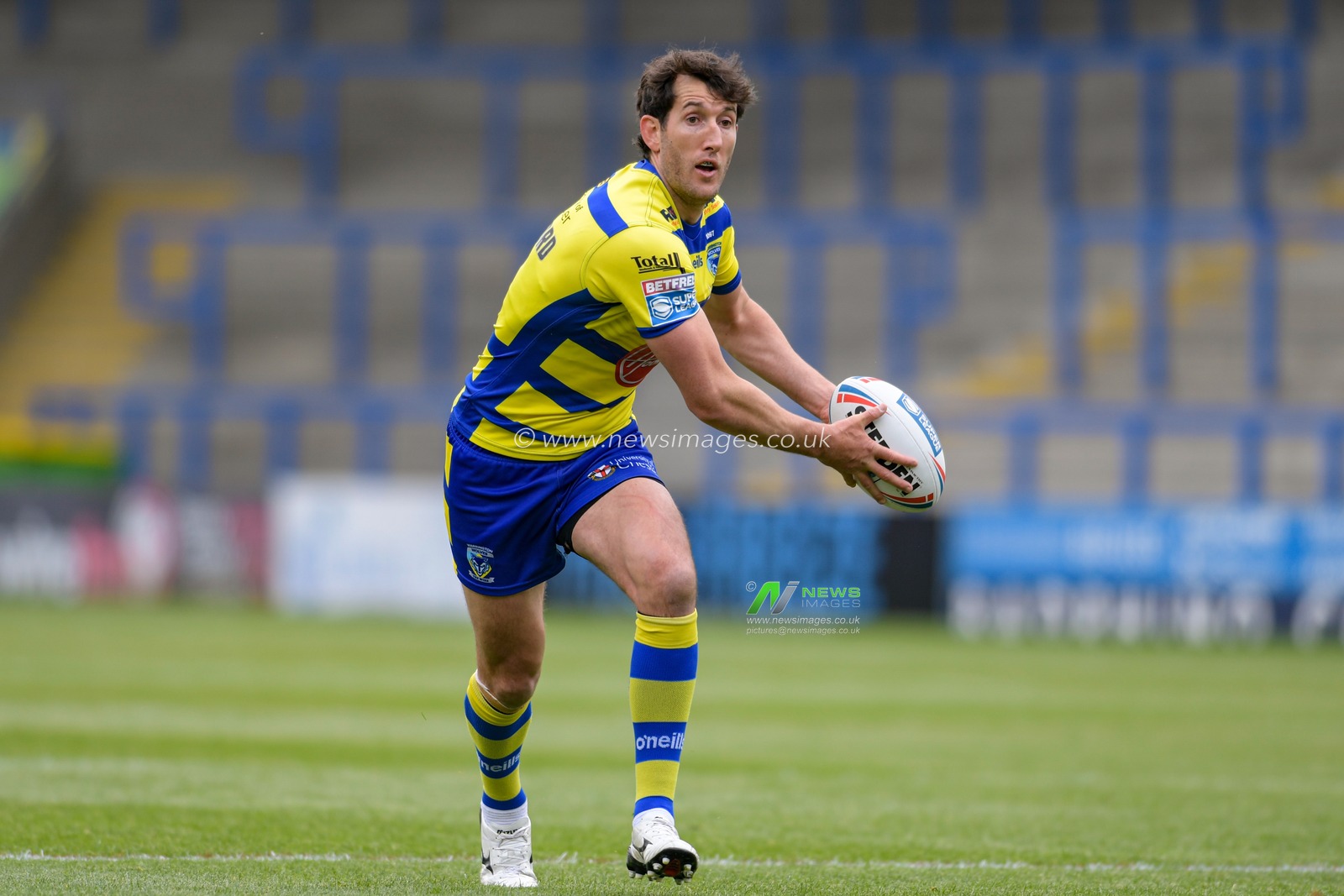 Stefan Ratchford (1) of Warrington Wolves with the ball