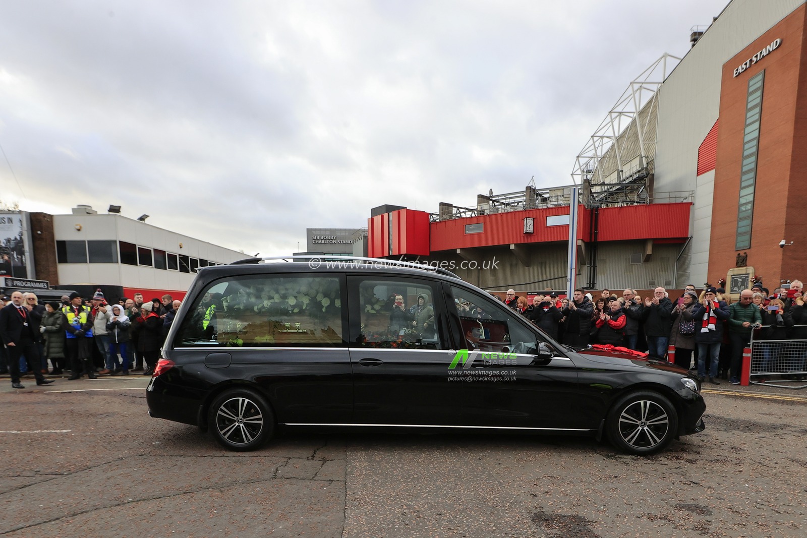 Bobby Charltons funeral procession at Old Trafford, Manchester, United Kingdom, 13th November 2023

(Photo by Conor Molloy/News Images)