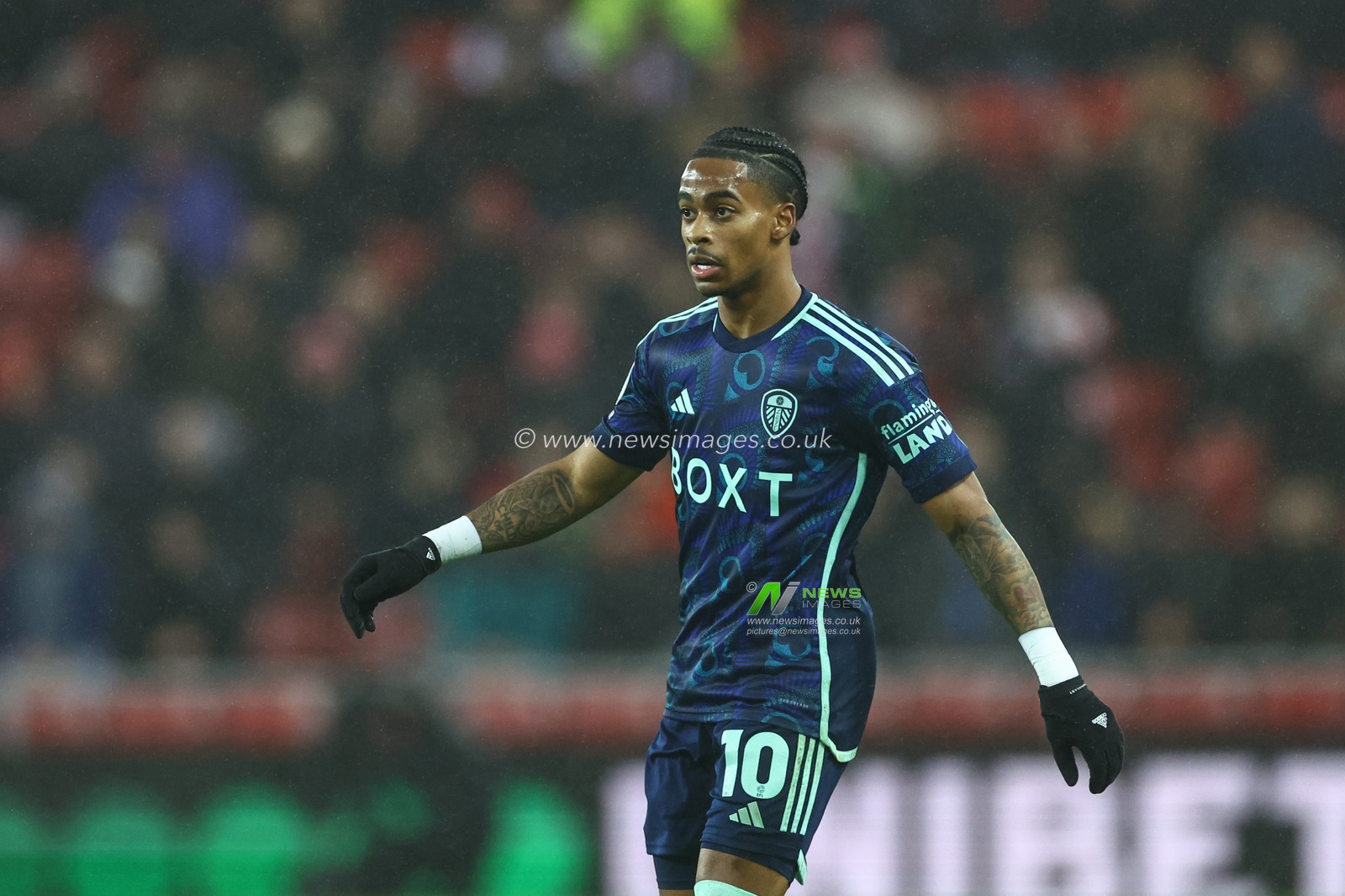 Crysencio Summerville #10 of Leeds United during the Sky Bet Championship match Sunderland vs Leeds United at Stadium Of Light, Sunderland, United Kingdom, 12th December 2023

(Photo by Mark Cosgrove/News Images)