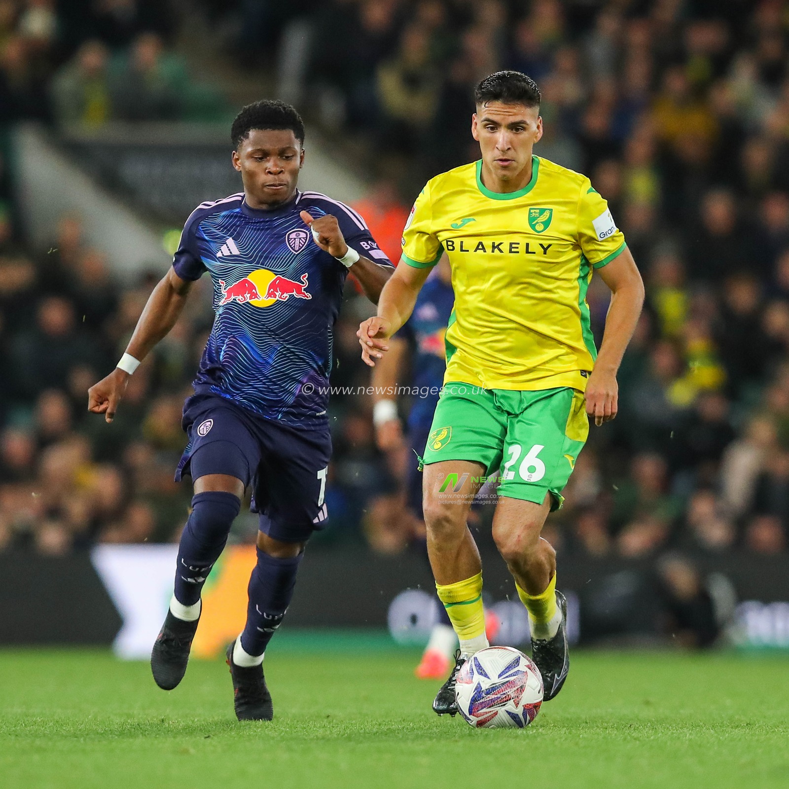 Marcelino Nunez of Norwich City is put under pressure by Junior Firpo of Leeds United during the Sky Bet Championship match Norwich City vs Leeds United at Carrow Road, Norwich, United Kingdom, 1st October 2024

(Photo by Izzy Poles/News Images)