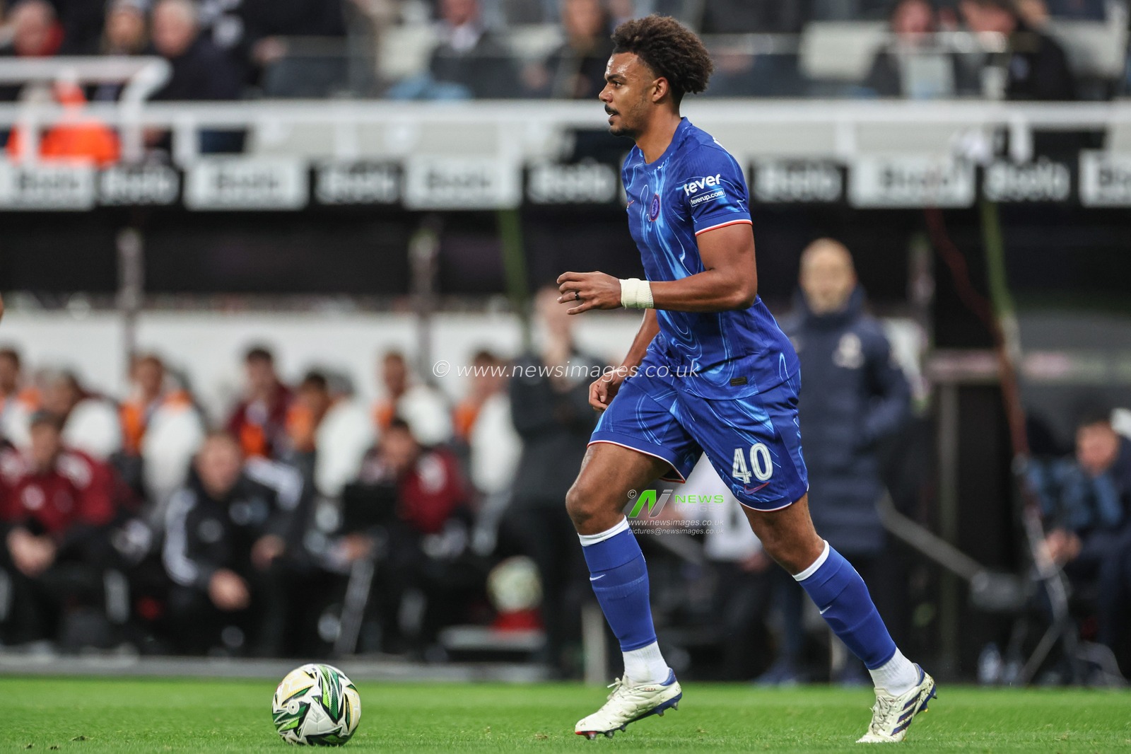 Renato Veiga of Chelsea breaks with the ball during the Carabao Cup Last 16 match Newcastle United vs Chelsea at St. James's Park, Newcastle, United Kingdom, 30th October 2024

(Photo by Mark Cosgrove/News Images)