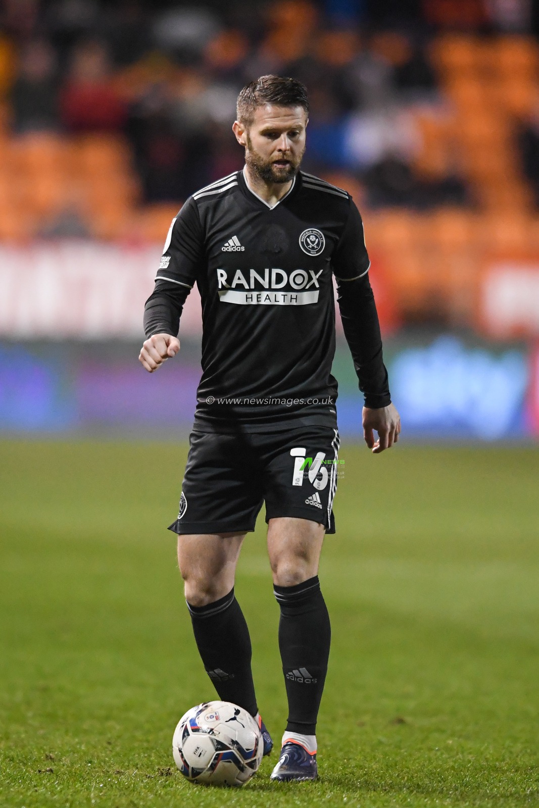 Oliver Norwood #16 of Sheffield United with the ball
