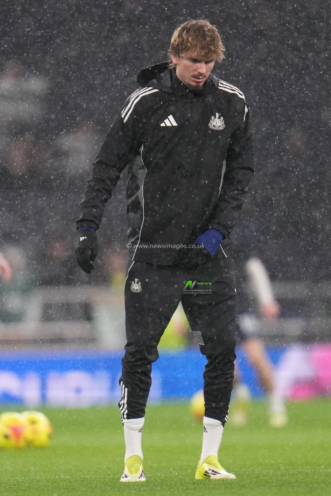 Nick Woltemade of Newcastle United training during the Premier League match Tottenham Hotspur vs Newcastle Untied at Tottenham Hotspur Stadium, London, United Kingdom on 10 February 2026

(Photo by Harvey Murphy/News Images)