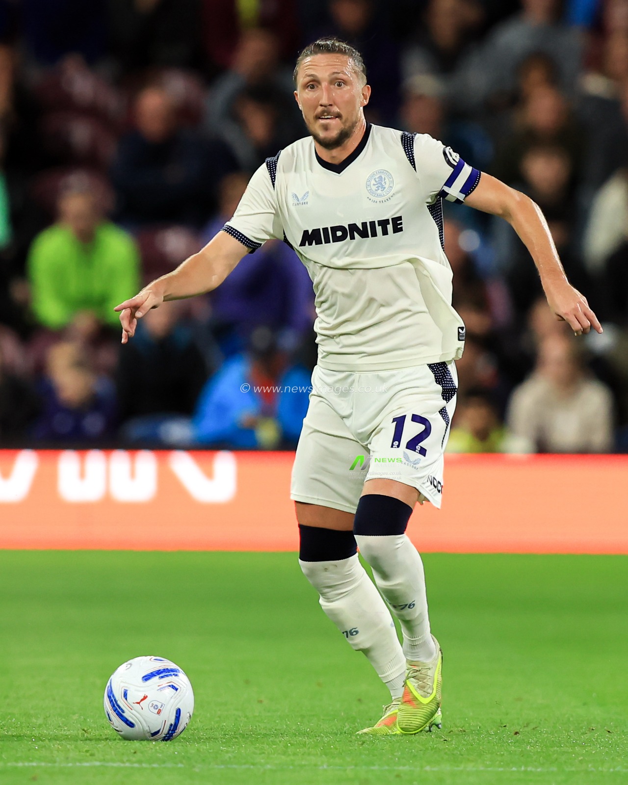 Luke Ayling of Middlesbrough controls ball during the Sky Bet Championship match Burnley vs Middlesbrough at Turf Moor, Burnley, United Kingdom on 02 September 2026

(Photo by Jorge Horsted/News Images)