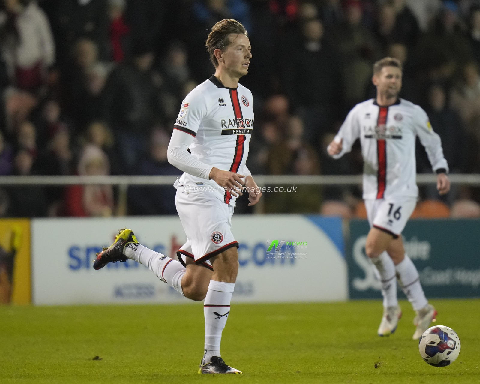 Sander Berge #8 of Sheffield United during the Sky Bet Championship match Blackpool vs Sheffield United at Bloomfield Road, Blackpool, United Kingdom, 29th December 2022

(Photo by Steve Flynn/News Images)