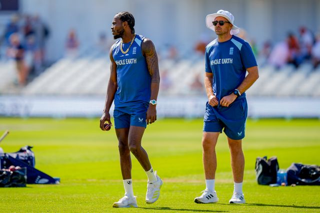 Hoffa Archer of England in the pre-game warm up during the 3rd Rothesay Test Match Day 1 match England vs New Zealand at Trent Bridge, Nottingham, United Kingdom on 25 June 2026

(Photo by Maynard Manyowa/News Images)