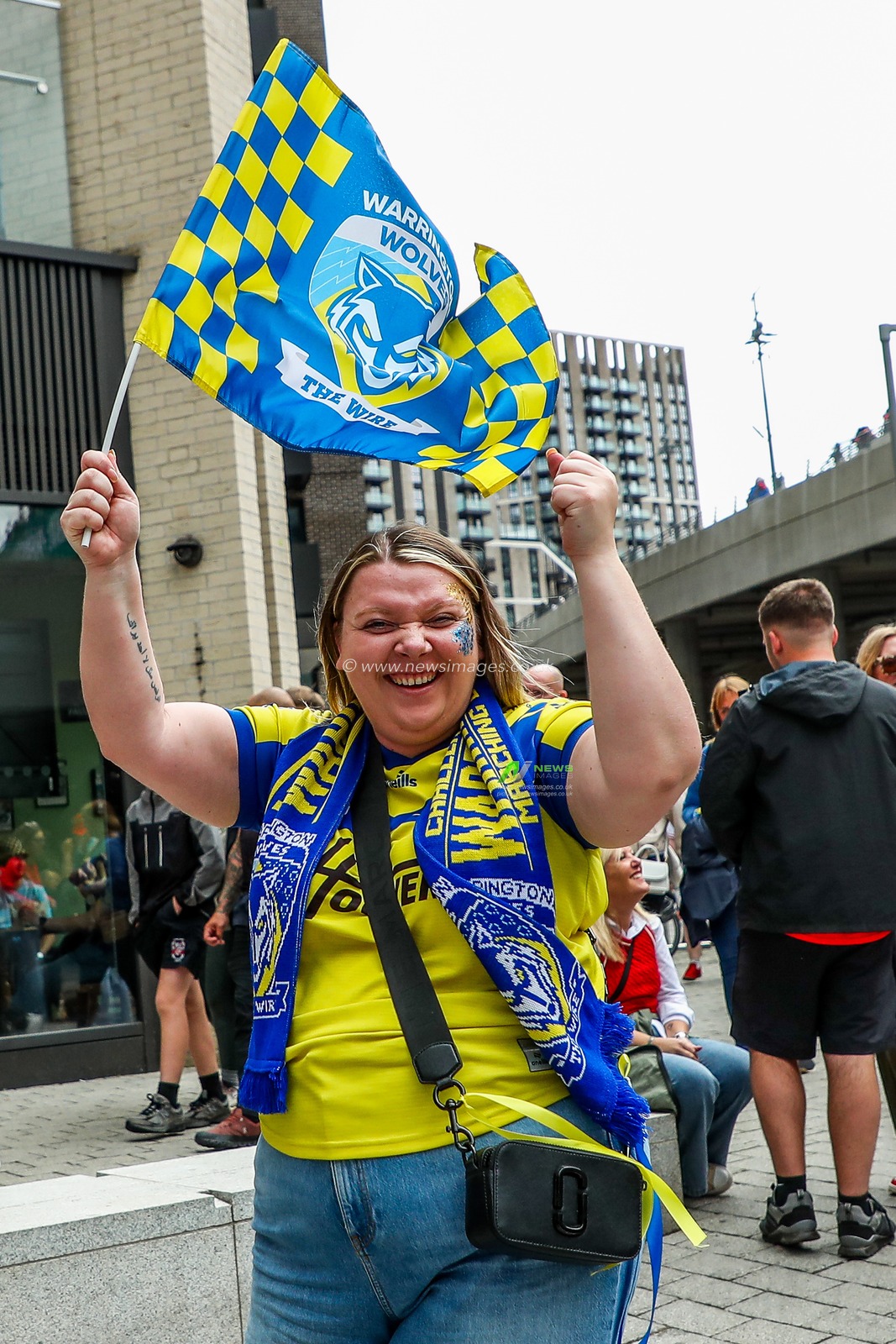 Fans arrive at Wembley Stadium prior to the Betfred Challenge Cup Final Warrington Wolves vs Hull KR at Wembley Stadium, London, United Kingdom, 7th June 2025

(Photo by Izzy Poles/News Images)