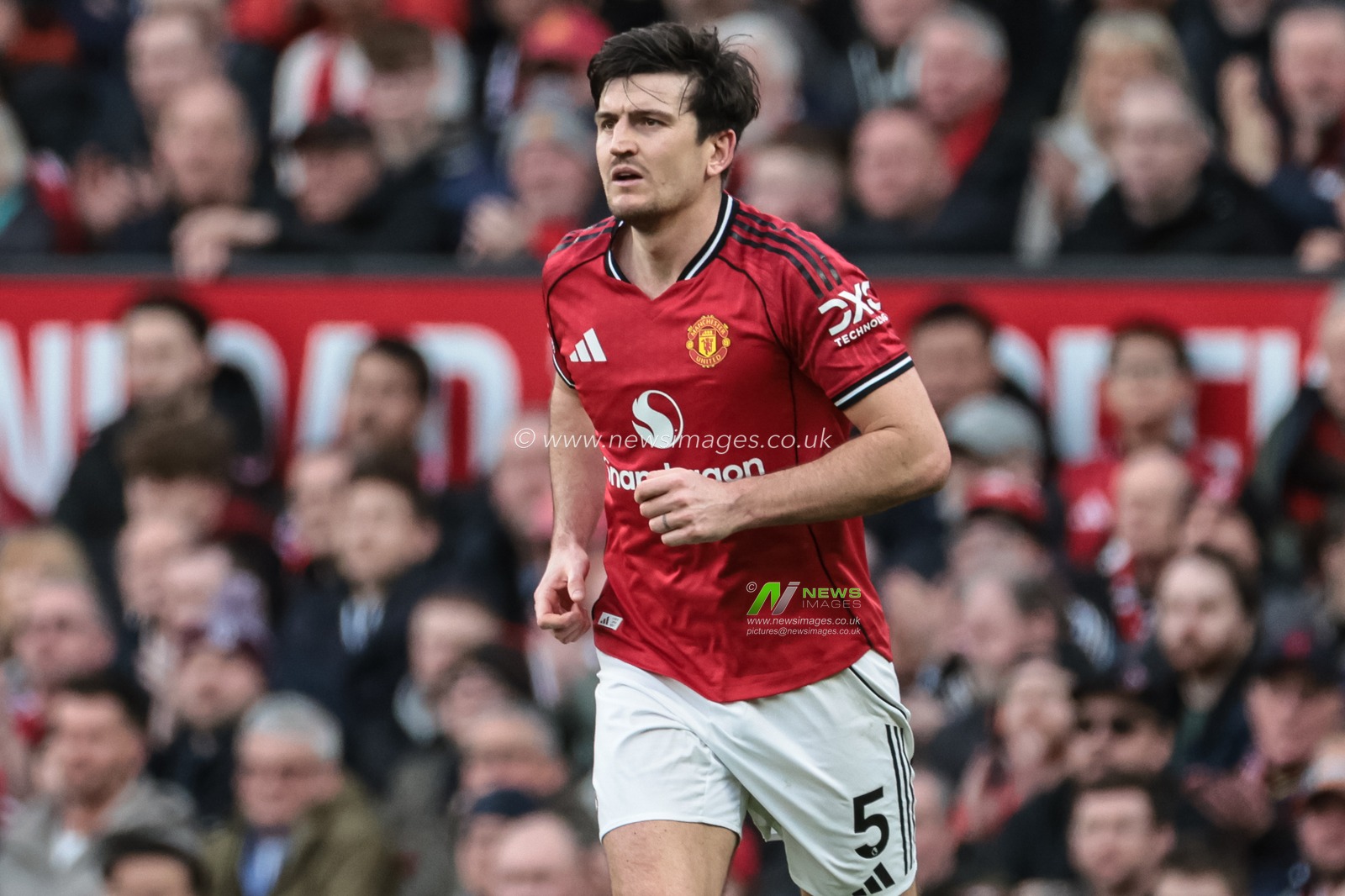 Harry Maguire of Manchester United during the Premier League match Manchester United vs Crystal Palace at Old Trafford, Manchester, United Kingdom on 01 March 2026

(Photo by Mark Cosgrove/News Images)