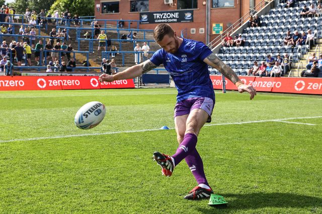 Marc Sneyd of Warrington Wolves in the pre-game warm up during the Betfred Super League Round 14 Leeds Rhinos v Warrington Wolves at Headingley Stadium, Leeds, United Kingdom, 14th June 2025

(Photo by Mark Cosgrove/News Images)