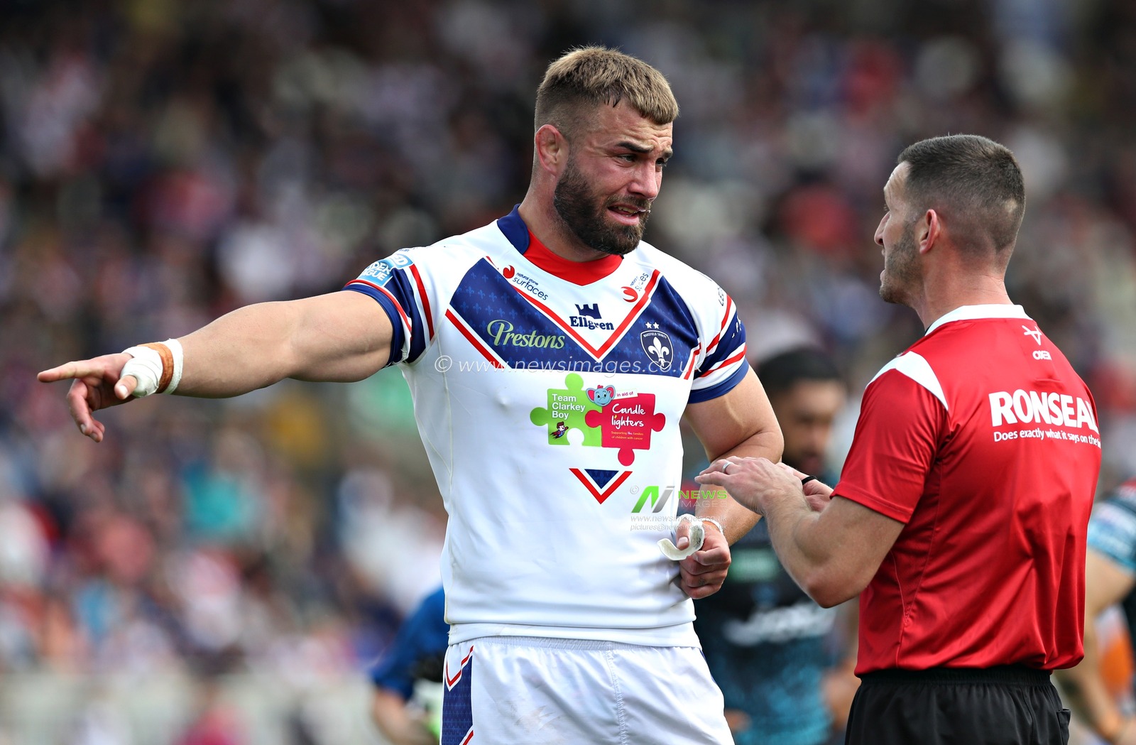 Mike McMeeken of Wakefield Trinity appeals to referee Jack Smith during the Betfred Super League Round 14 match Wakefield Trinity vs Leigh Leopards at DIY Kitchens Stadium, Wakefield, United Kingdom, 15th June 2025

(Photo by Sam Eaden/News Images)