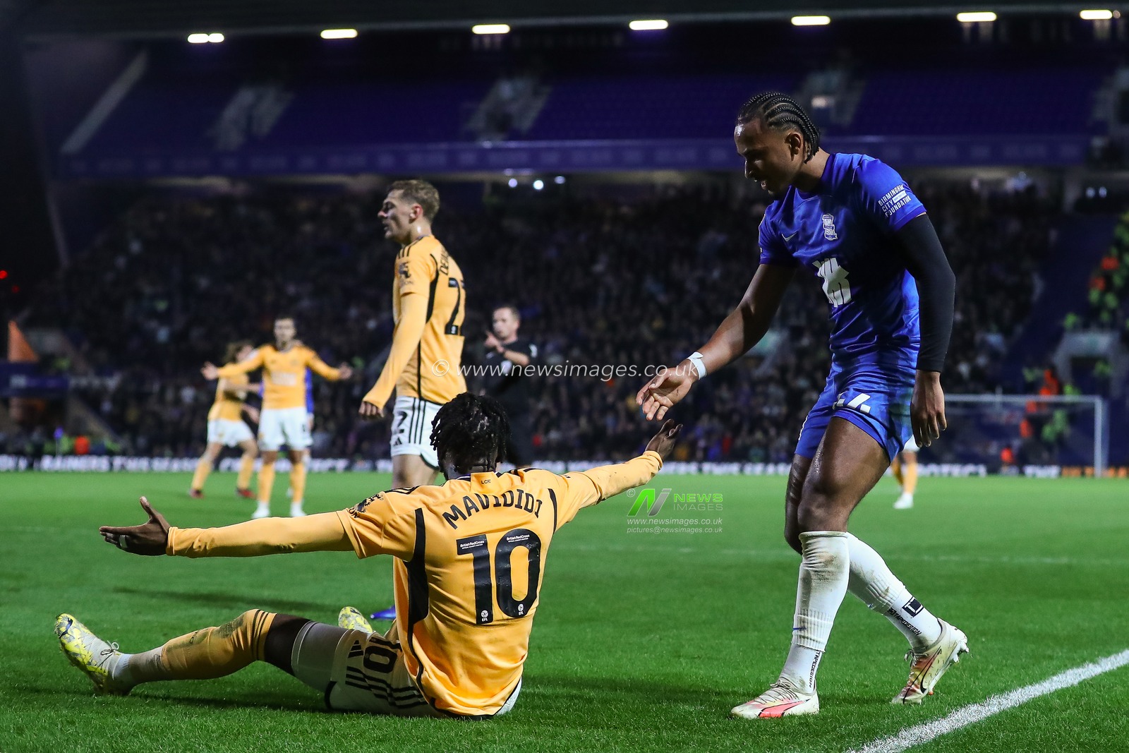 Stephy Mavididi #10 of Leicester City appeal as Emanuel Aiwu #44 of Birmingham City speaks to him during the Sky Bet Championship match Birmingham City vs Leicester City at St Andrews, Birmingham, United Kingdom, 18th December 2023

(Photo by Gareth Evans/News Images)