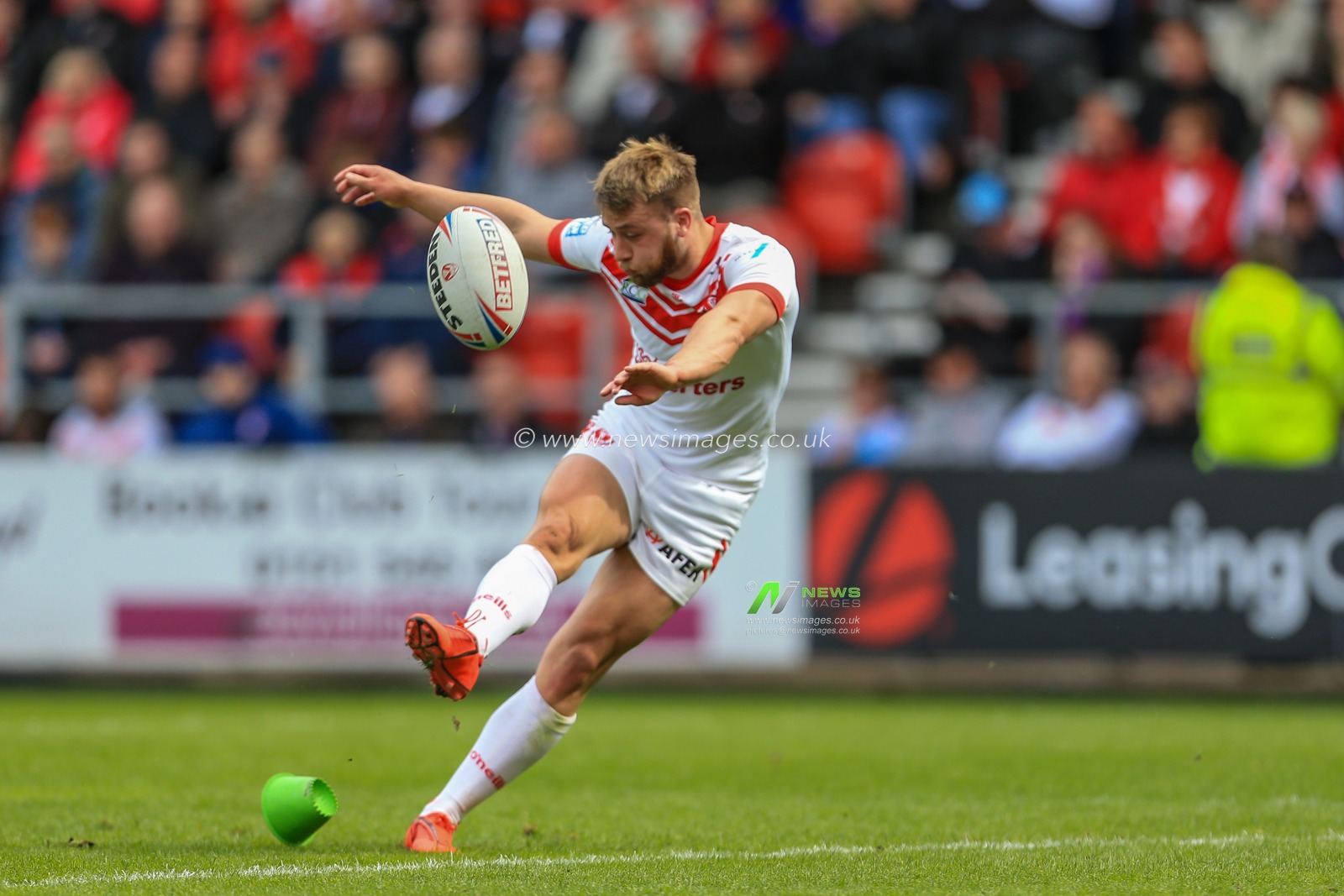 28th April 2019 , Totally Wicked Stadium, St Helens, England;  Betfred Super League, Round 13, St Helens vs Catalans Dragons ; Danny Richardson (7) of St Helens converts 

Credit: Mark Cosgrove/News Images