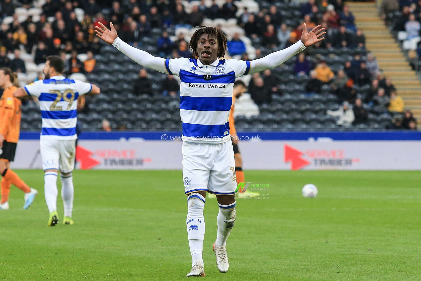 19th October 2019, KC Stadium, Kingston upon Hull, England; Sky Bet Championship, Hull City v Queens Park Rangers : Eberechi Eze (10) of QPR celebrates his goal

Credit: David Greaves/News Images