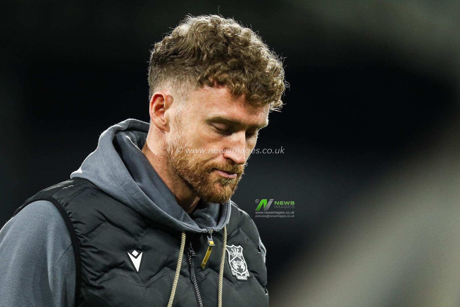 Dan Scarr of Wrexham arrives at stadium ahead of the Sky Bet League 1 match Huddersfield Town vs Wrexham at John Smith's Stadium, Huddersfield, United Kingdom, 4th March 2025

(Photo by Jorge Horsted/News Images)