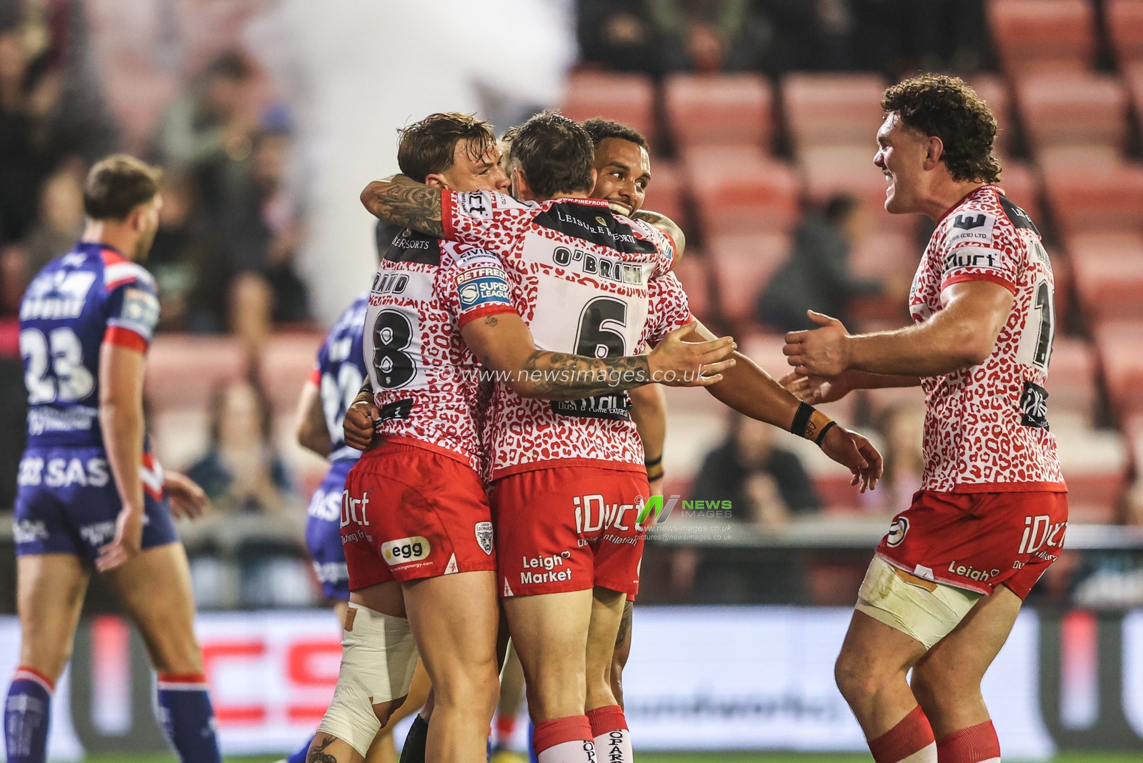 Keanan Brand of Leigh Leopards celebrates his try making it 4-0 during the Betfred Super League play-off Eliminator 1 match Leigh Leopards vs Wakefield Trinity at Progress With Unity Stadium, Leigh, United Kingdom, 26th September 2025

(Photo by Alfie Cosgrove/News Images)